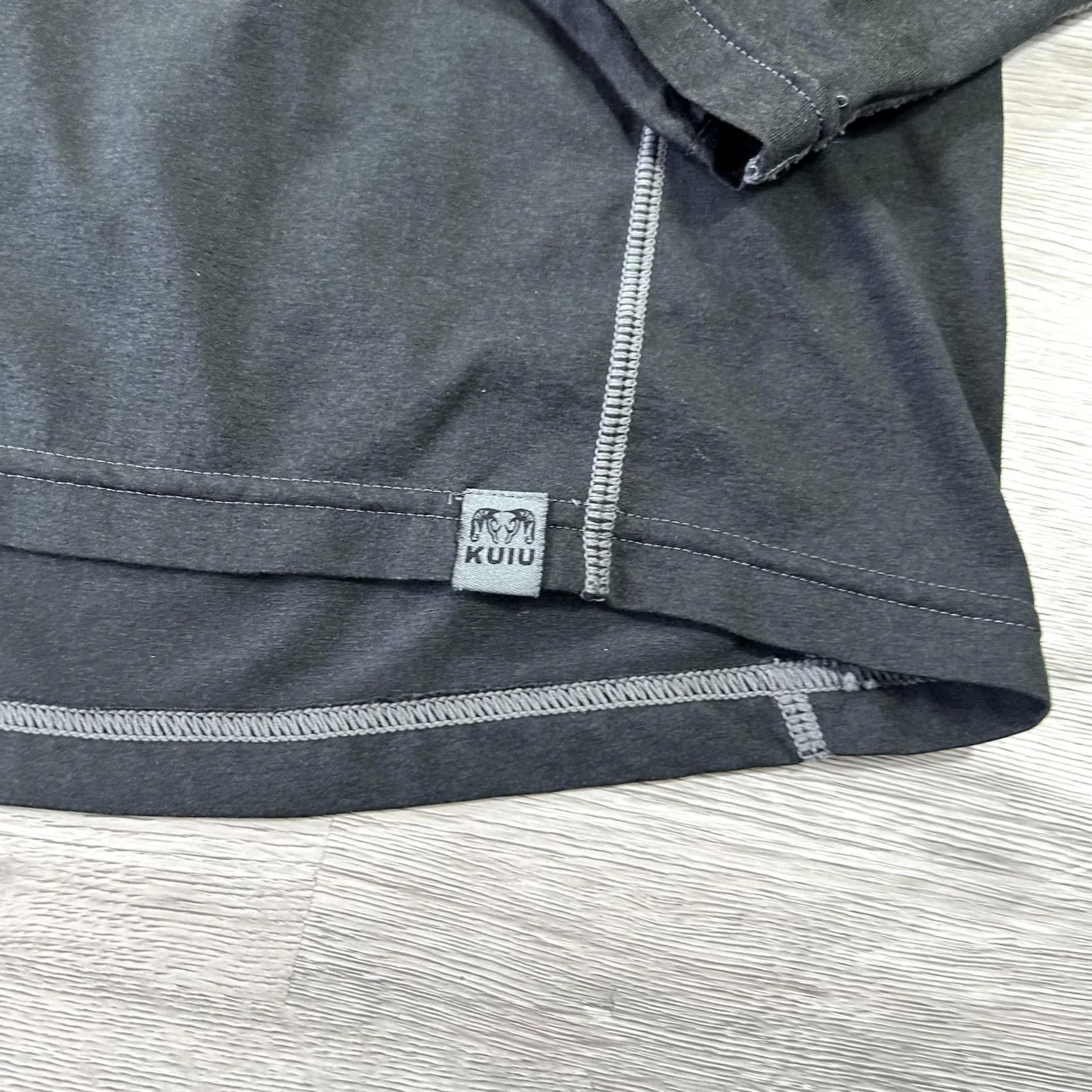 Layer 8 KUIU Peloton 130 Shirt Mens M Gray Raglan Long Sleeve Base Layer Top Hunting Hiking Polyester Crew Neck Tee Tee Size US M / EU 48-50 / 2 - 4 Thumbnail