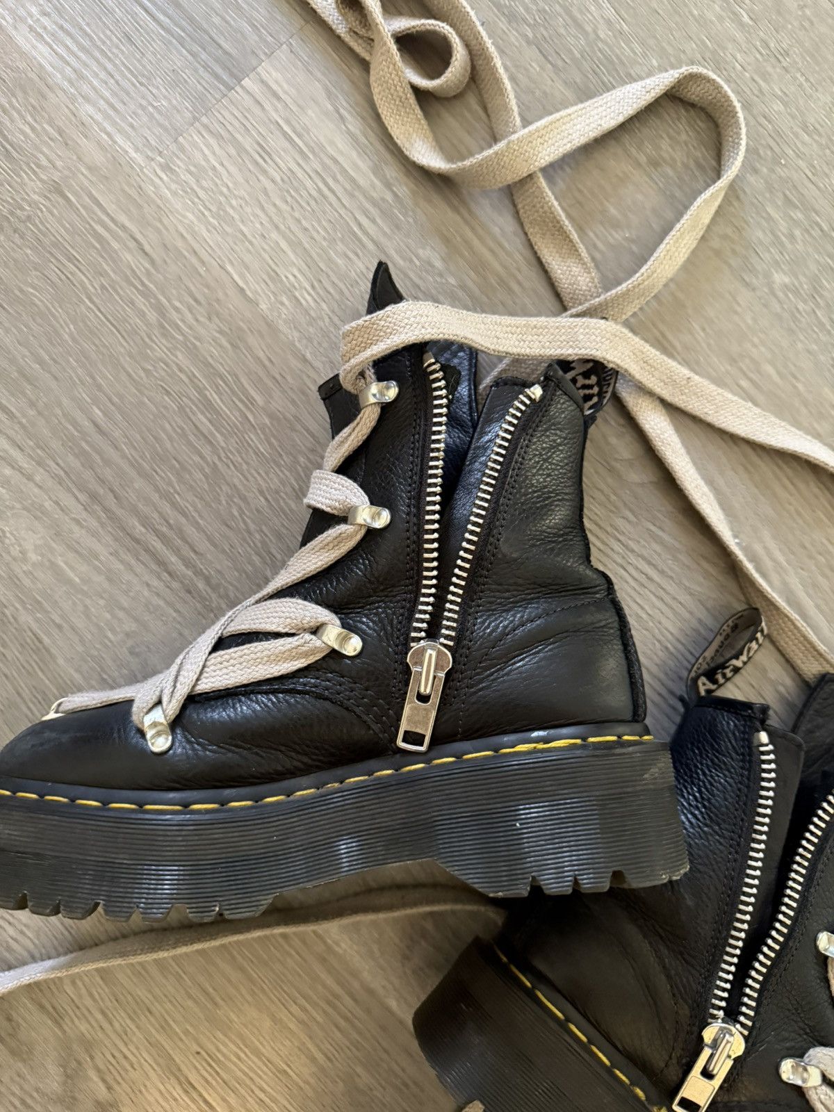 Dr. Martens × Rick Owens Rick Owens x Dr.Martens 1460 Quad Sole Size US 7 / EU 40 - 3 Thumbnail