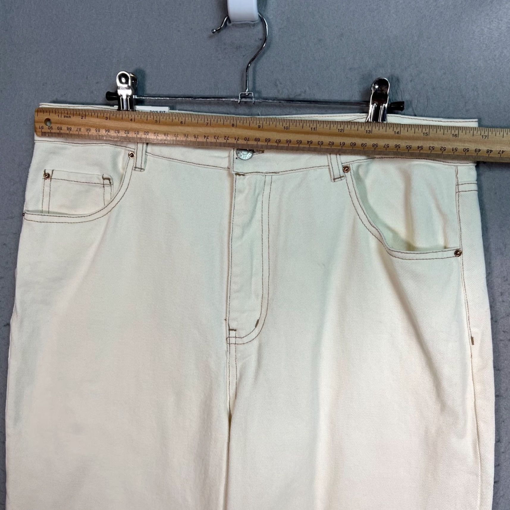Forever 21 FOREVER 21 Premium 90s Fit High-Waist Cream Denim Jeans Mens 31 Size US 31 - 6 Thumbnail