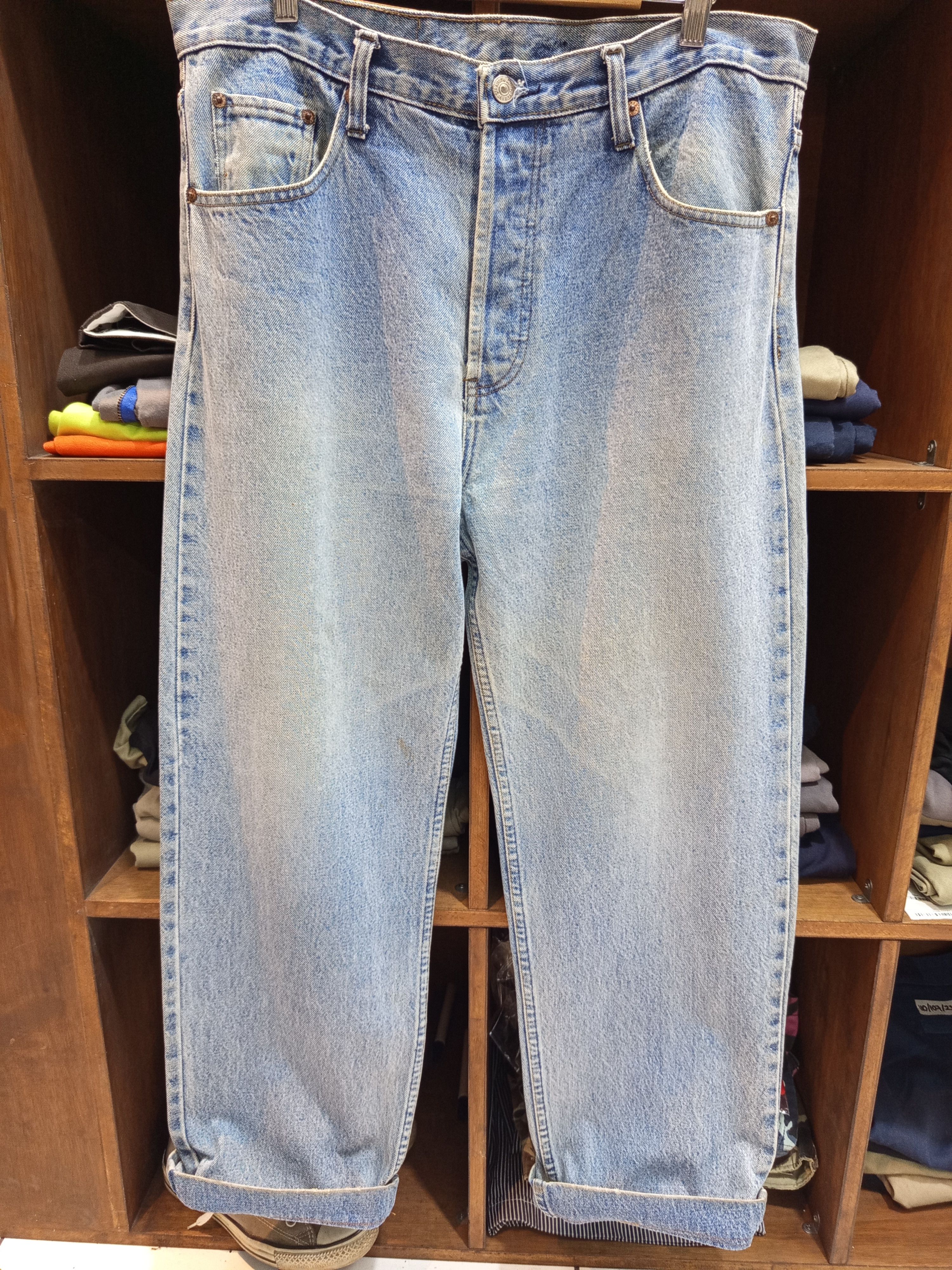 Vintage 1980s Levi’s 501 Made in USA Button Fly Denim Pants Size US 36 / EU 52 - 4 Thumbnail