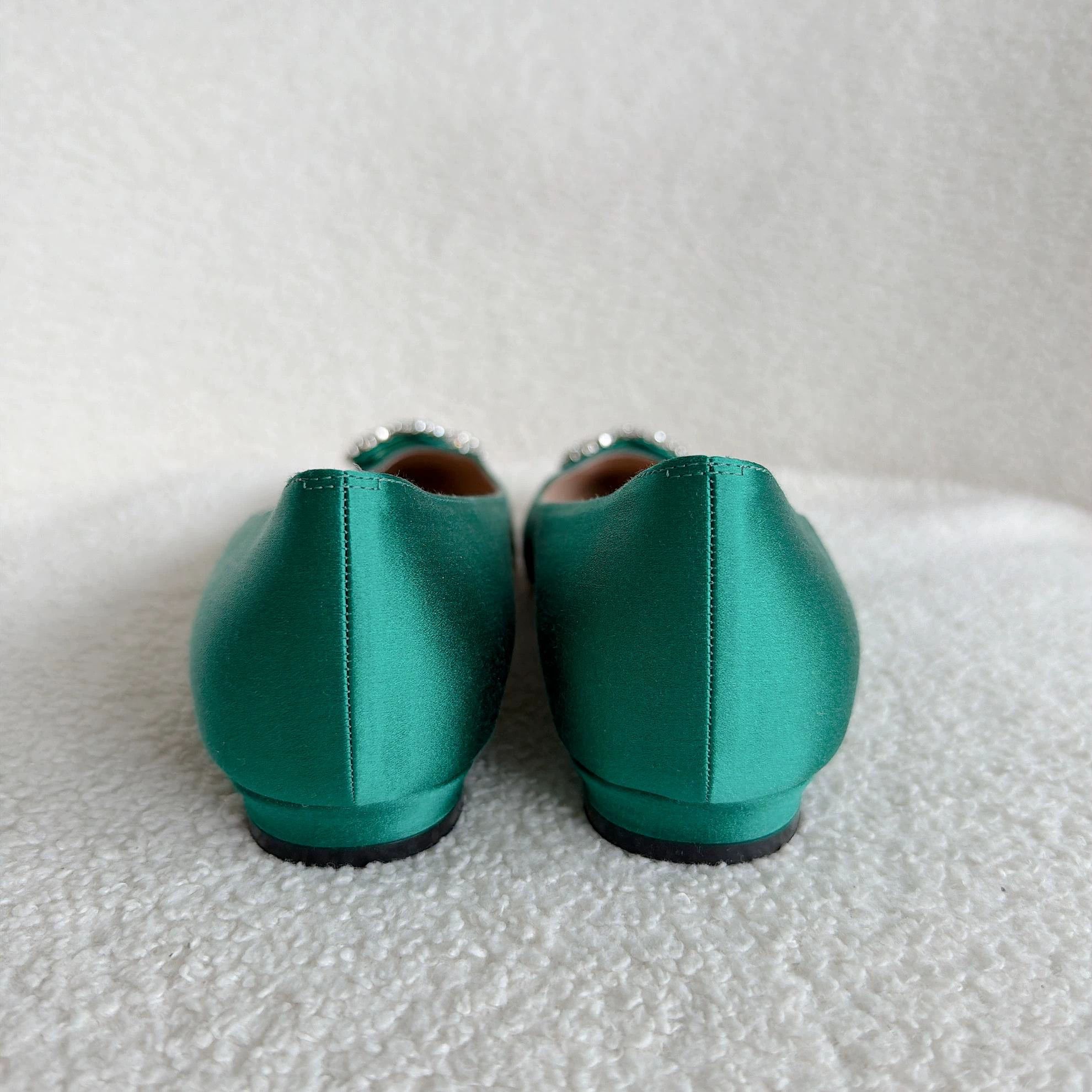 Manolo Blahnik Manolo Blahnik Green Satin Crystal Buckle Flats 37.5 Size US 7 / IT 37 - 5 Thumbnail