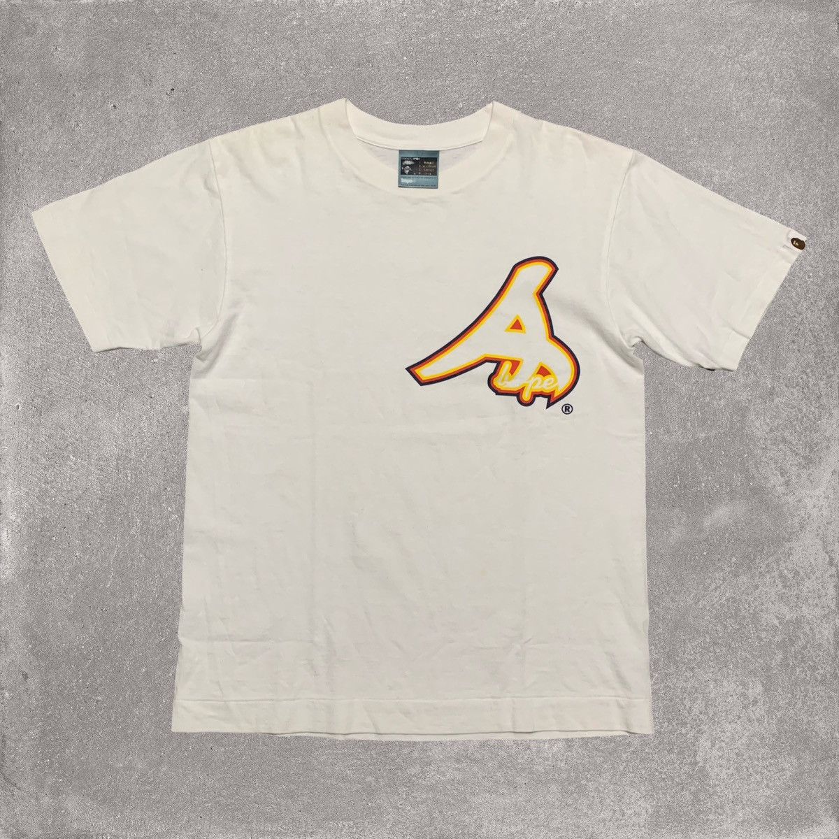Bape Bape Small Graphic White Tee A Bathing Ape Vintage OG Size US S / EU 44-46 / 1 - 1 Thumbnail