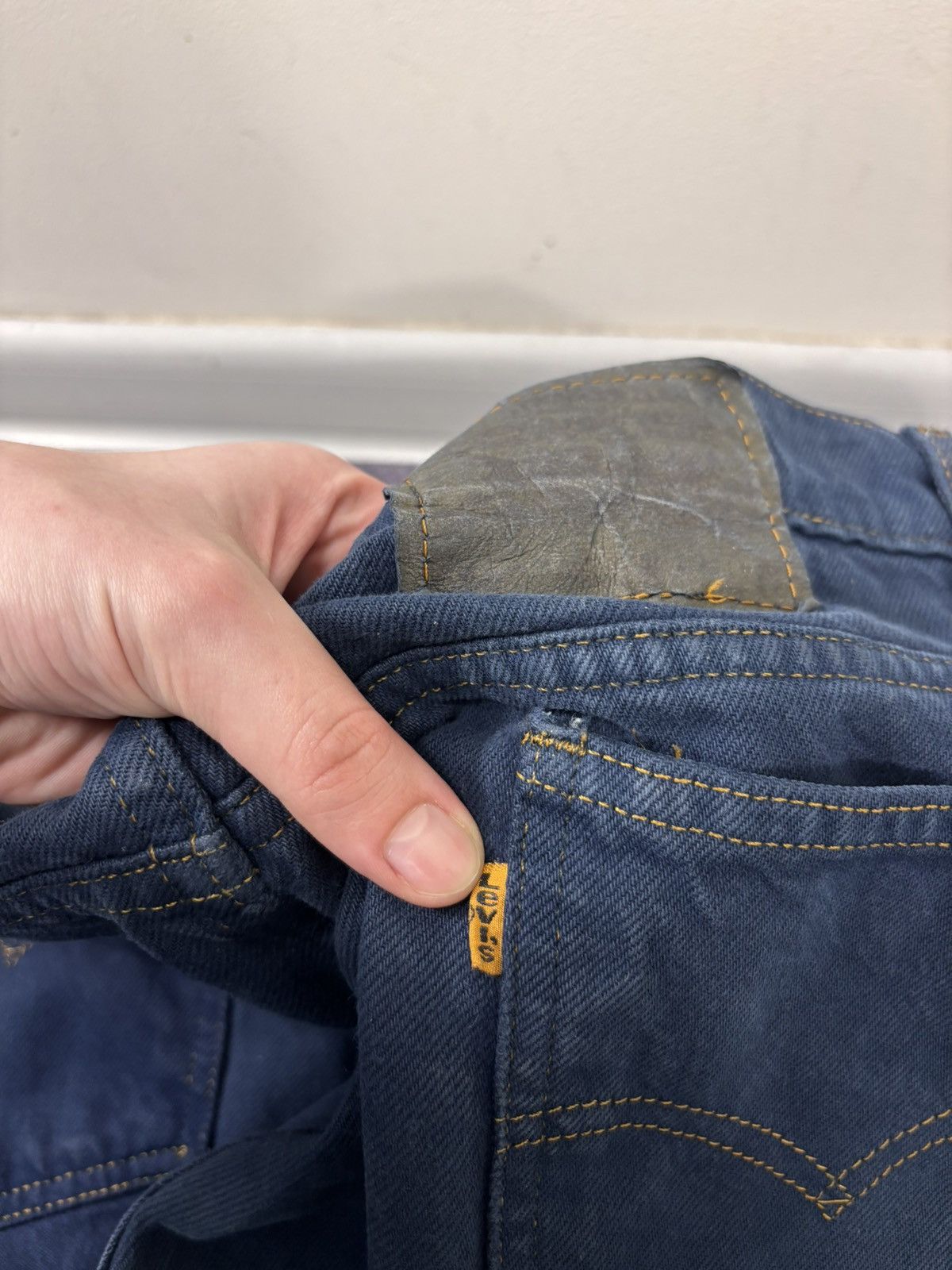 Levi's Vintage 1990s Levi’s 550 Orange Tab Navy Blue Denim Jeans Size US 42 / EU 58 - 8 Thumbnail