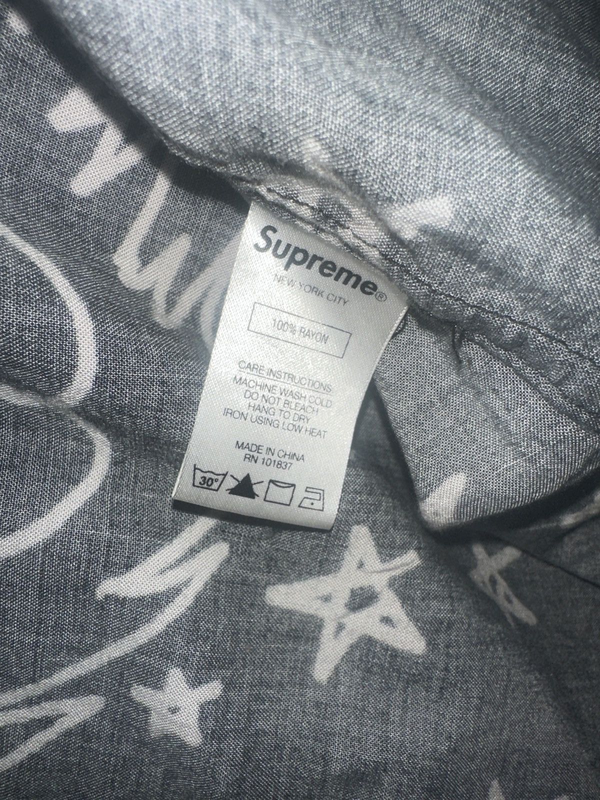 Supreme Supreme devil rayon shirt SS18 Size US XL / EU 56 / 4 - 4 Thumbnail