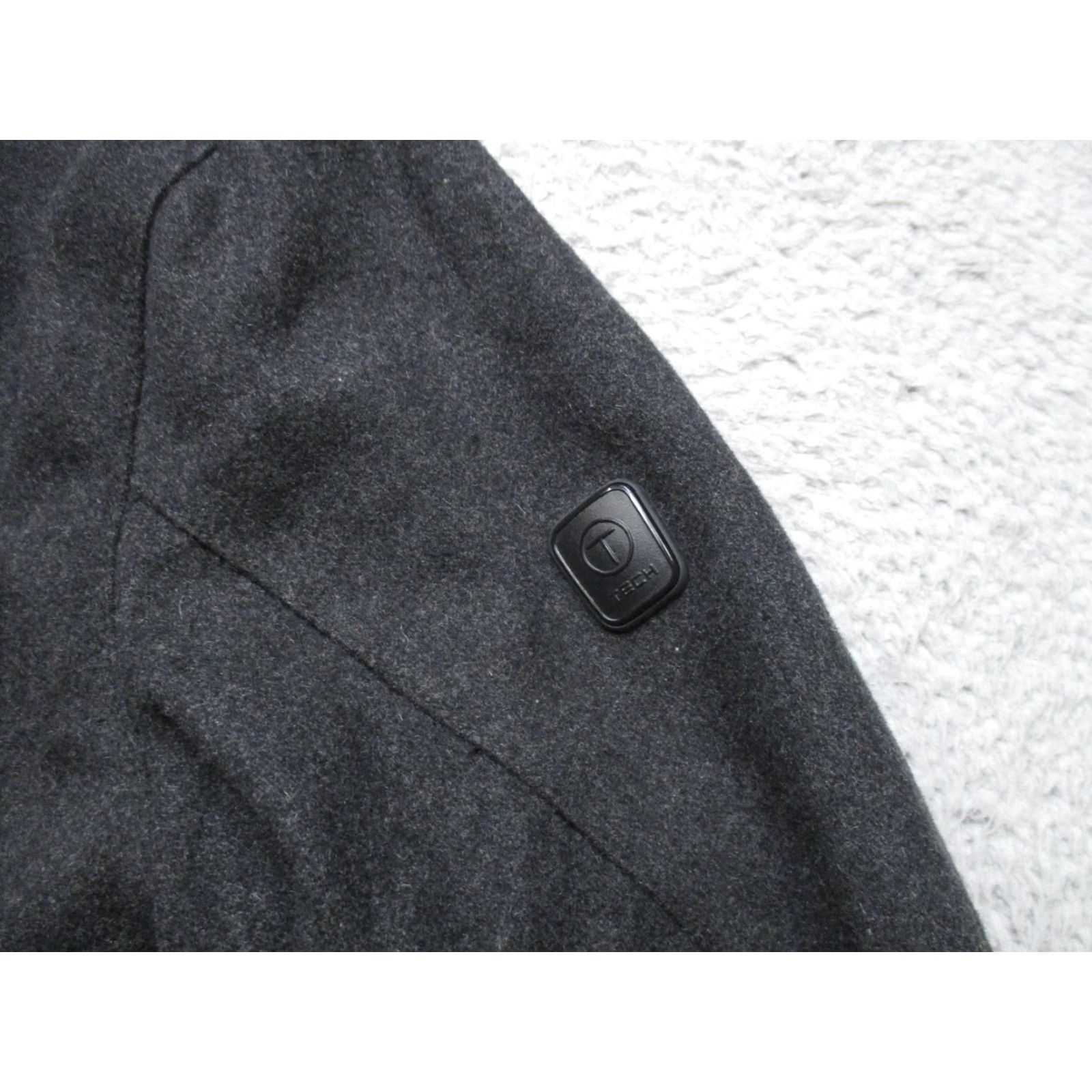 Tumi Tumi Coat Mens M Wool Black Quilted Lining Insulated Zip Pockets Tech Jacket Wool-Blend Pattern: Solid EST 1930s? (Oops) Size US M / EU 48-50 / 2 - 2 Thumbnail