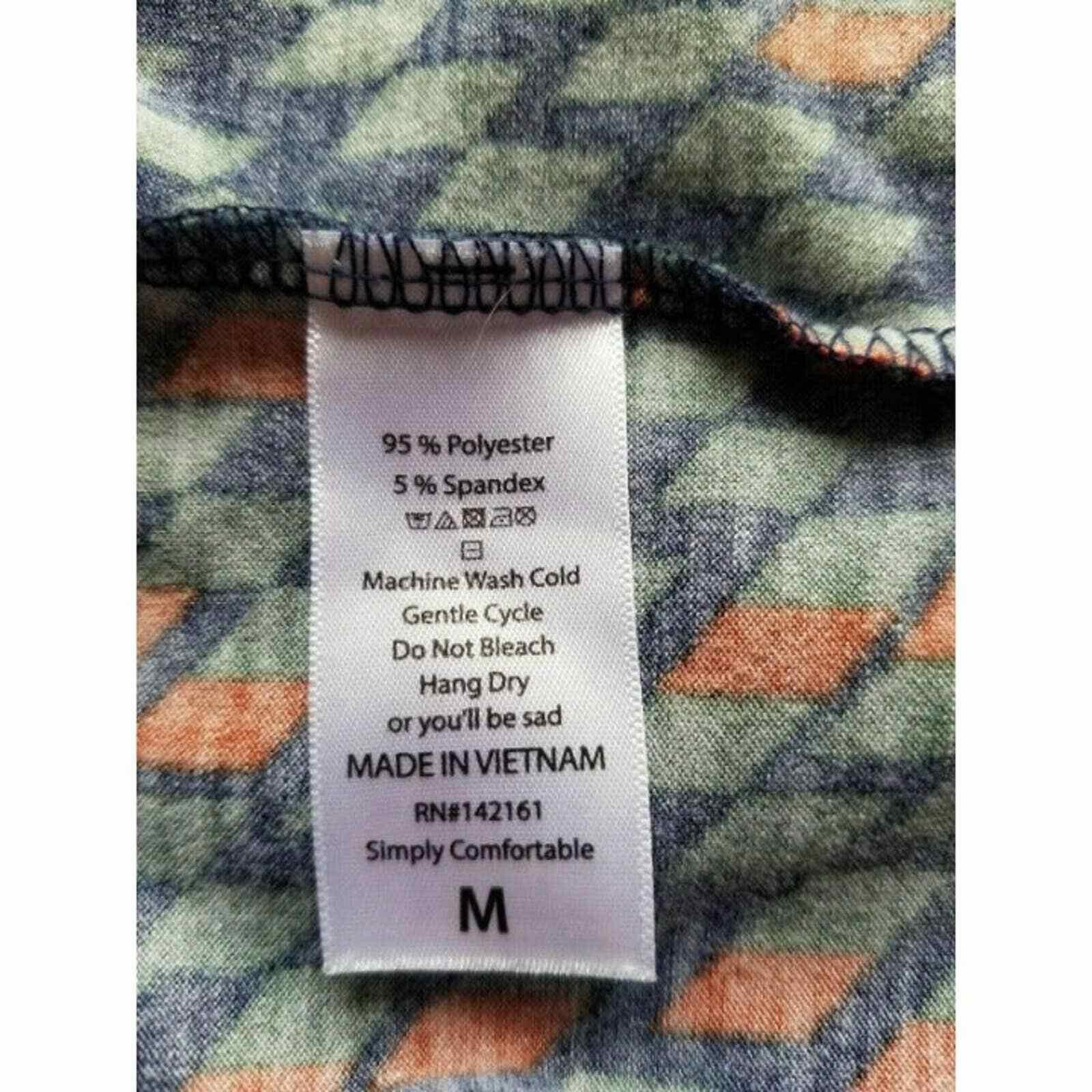 Other LulaRoe Irma Tunic M Red Blue Green Stretch Knit Top Geomet Size 32" / US 10 / IT 46 - 5 Thumbnail