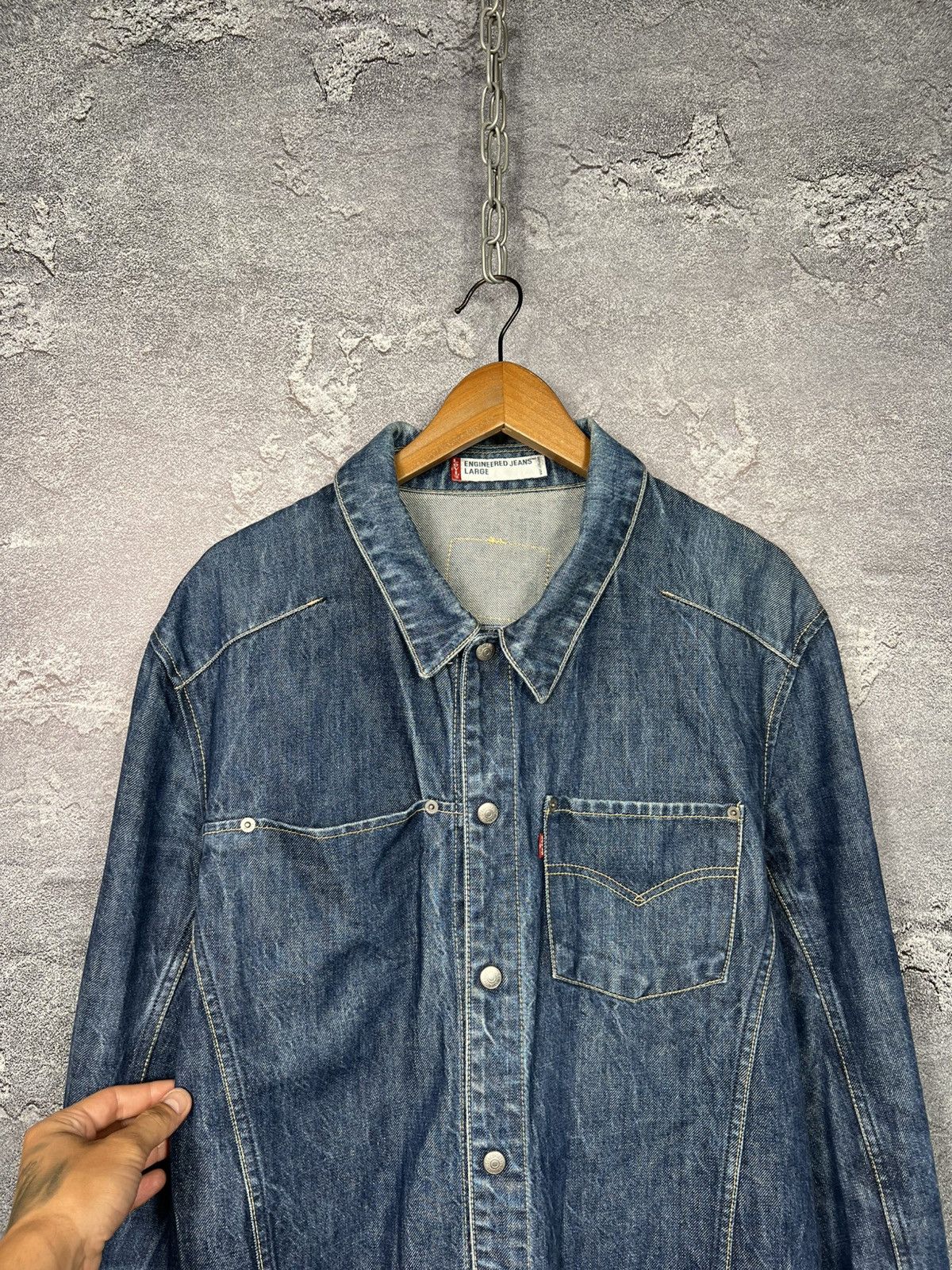 Levi's Vintage Levi’s Engineered Denim Jacket Size US L / EU 52-54 / 3 - 2 Thumbnail