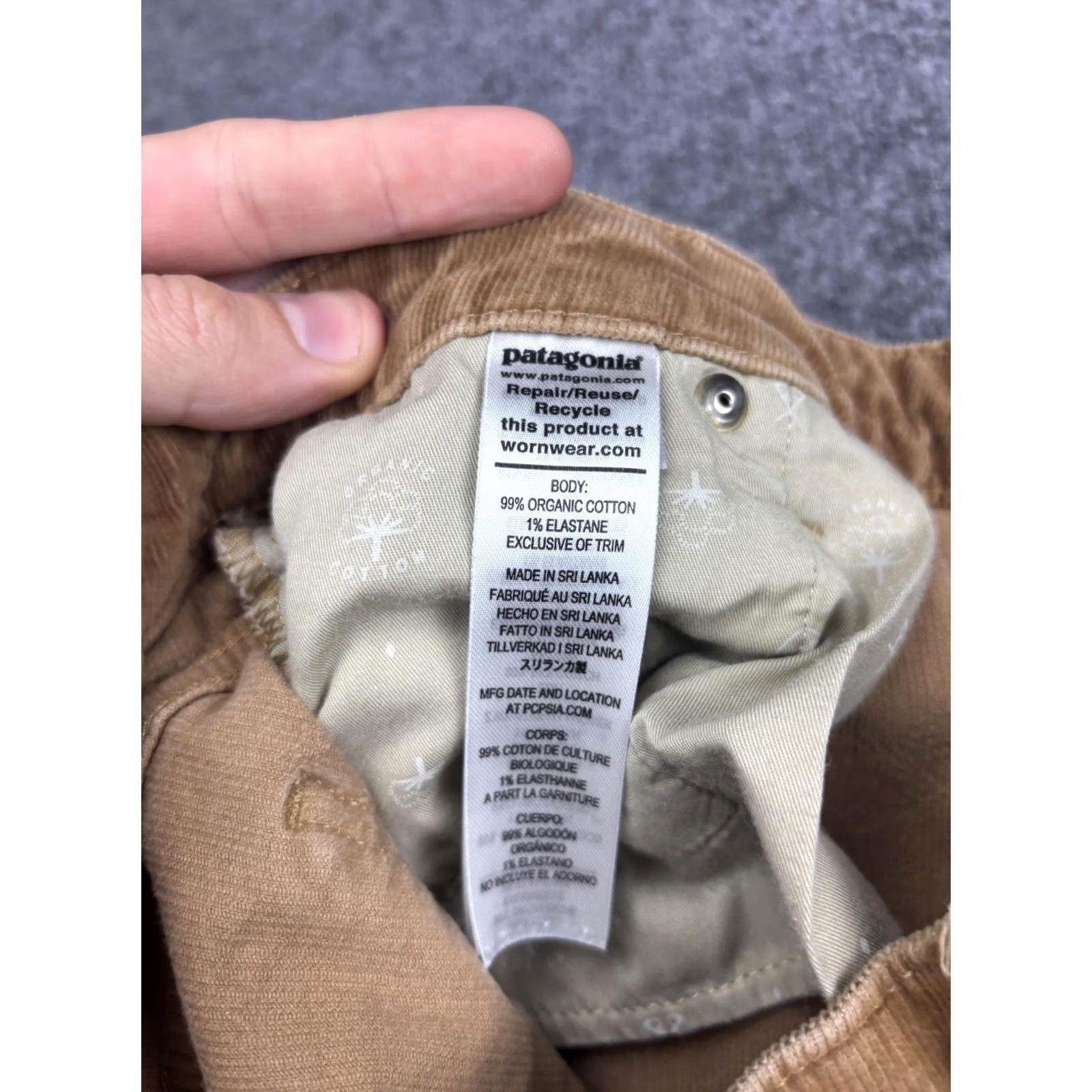 Patagonia VINTAGE Patagonia Pants Mens 33x29 Brown Organic Cotton Corduroy 5 Pocket Tapered Size US 33 - 8 Thumbnail