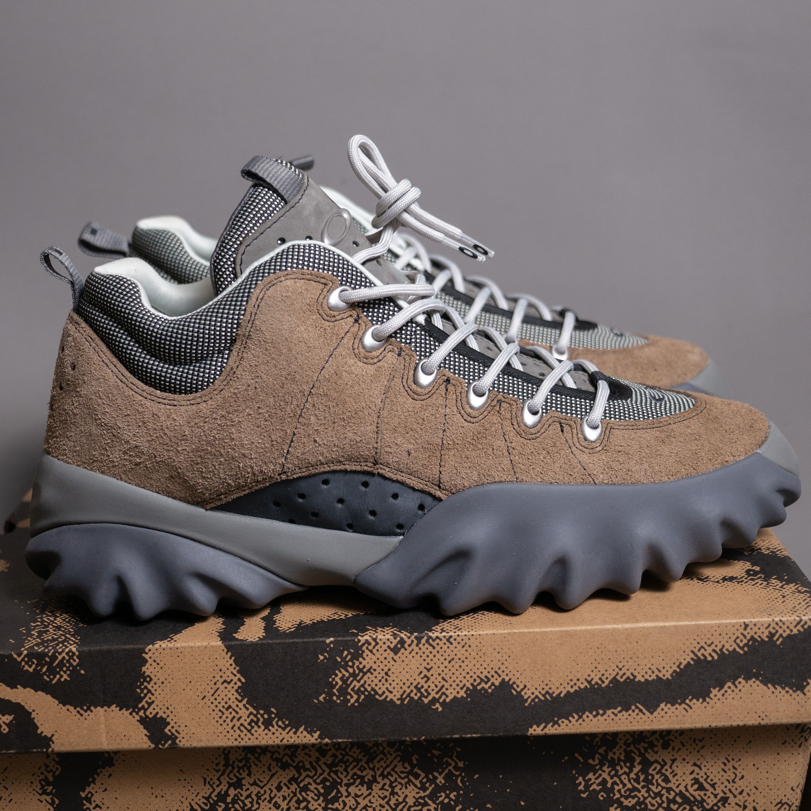 Brain Dead × Oakley Oakley x Brain Dead Edge Boot Cobblestone 11.5 Size US 11.5 / EU 44-45 - 1 Thumbnail