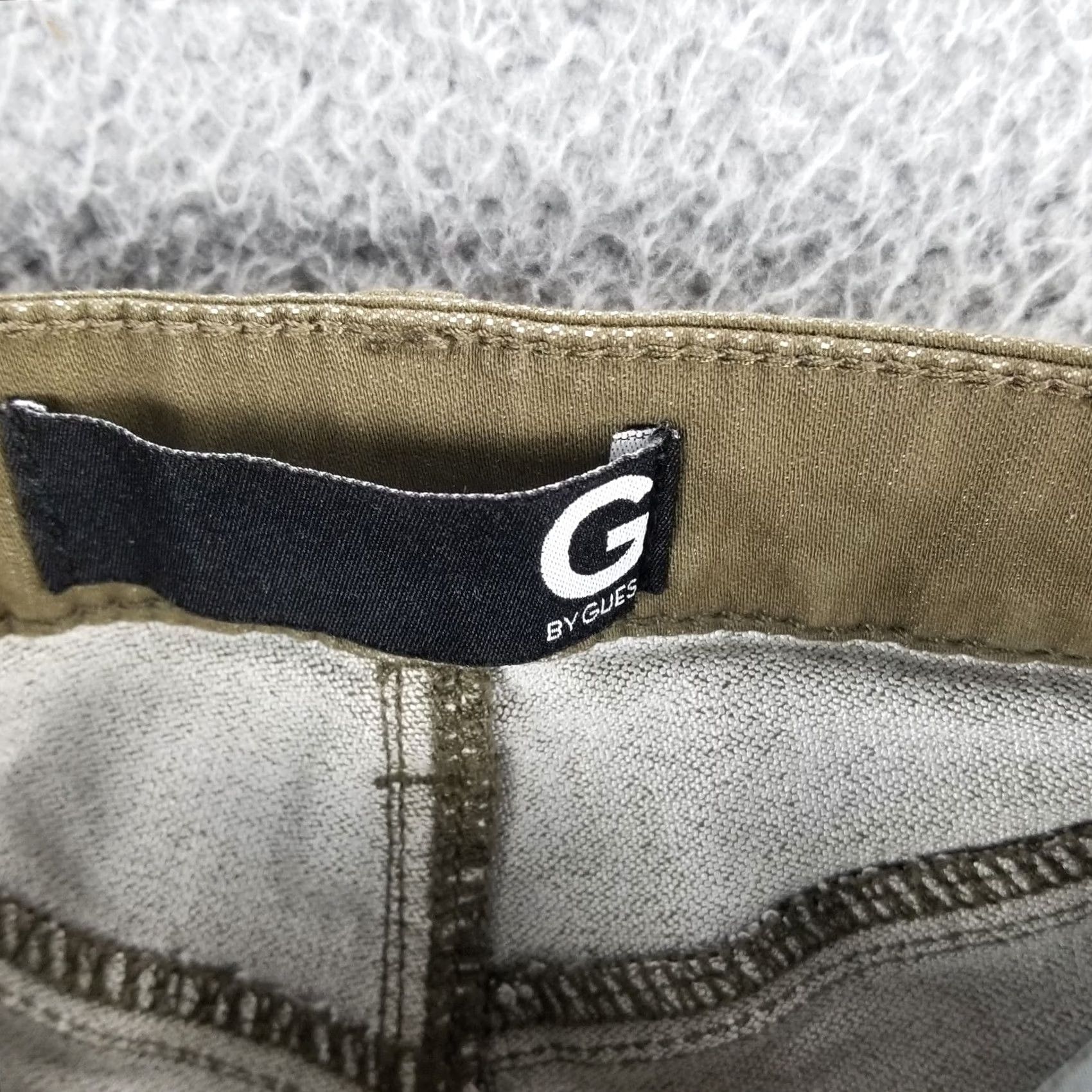 Guess G By Guess Jeans Capri Army Green Denim 28X24 Mid Capri Medium Wash Womens Jeans Capris ANSI Size 28" / US 6 / IT 42 - 2 Thumbnail