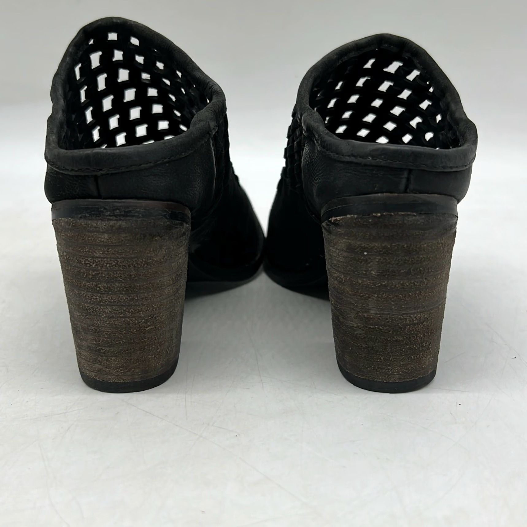 Vintage VINTAGE Very Volatile Los Angeles Women's Leather Block Heel Sandal Size 6 Black Party Size US 6 / IT 36 - 5 Thumbnail