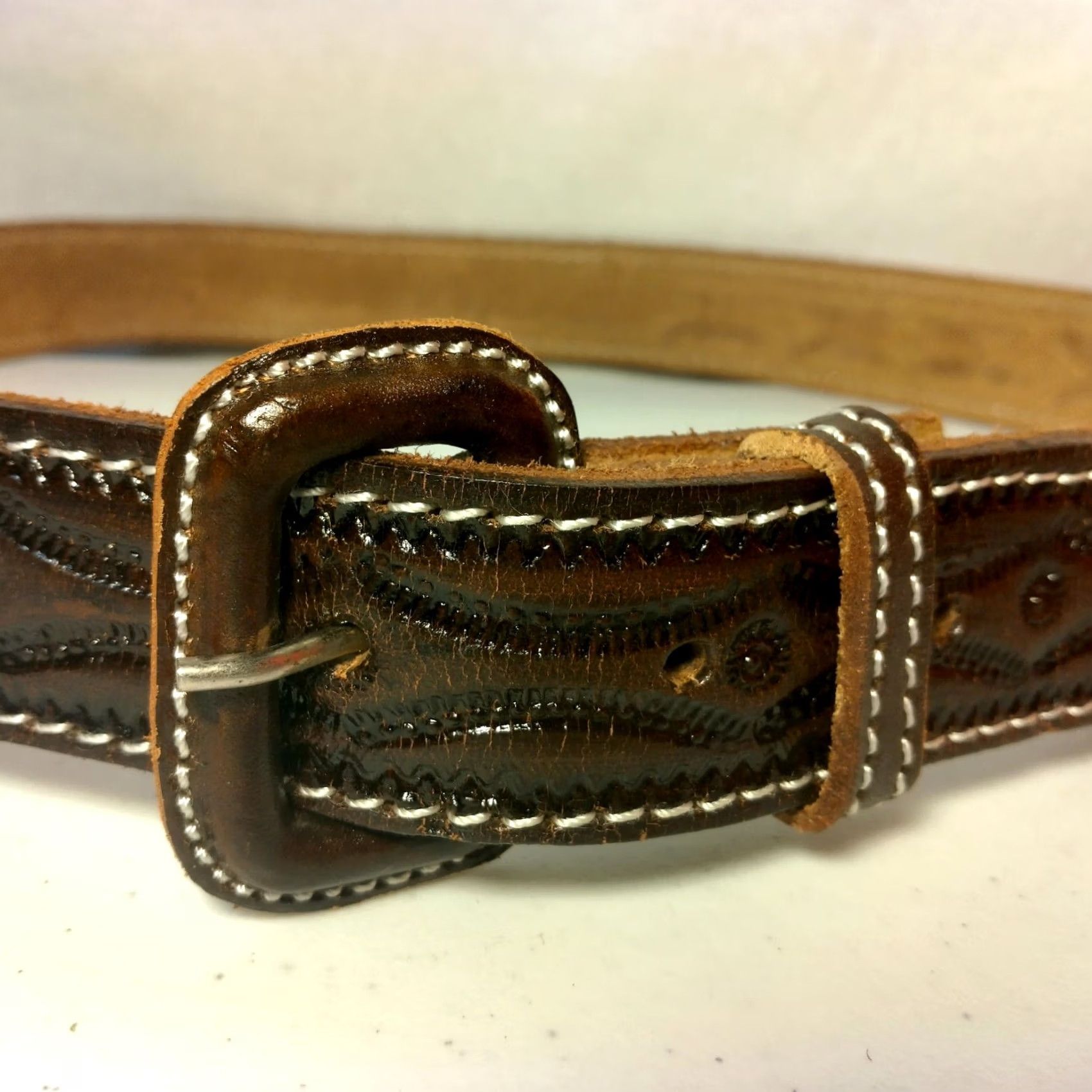 Vintage VINTAGE Hand Tooled Leather Belt Men El Salvador Brown 1 3/8" Adjustable 42 Size Size 42 - 6 Thumbnail