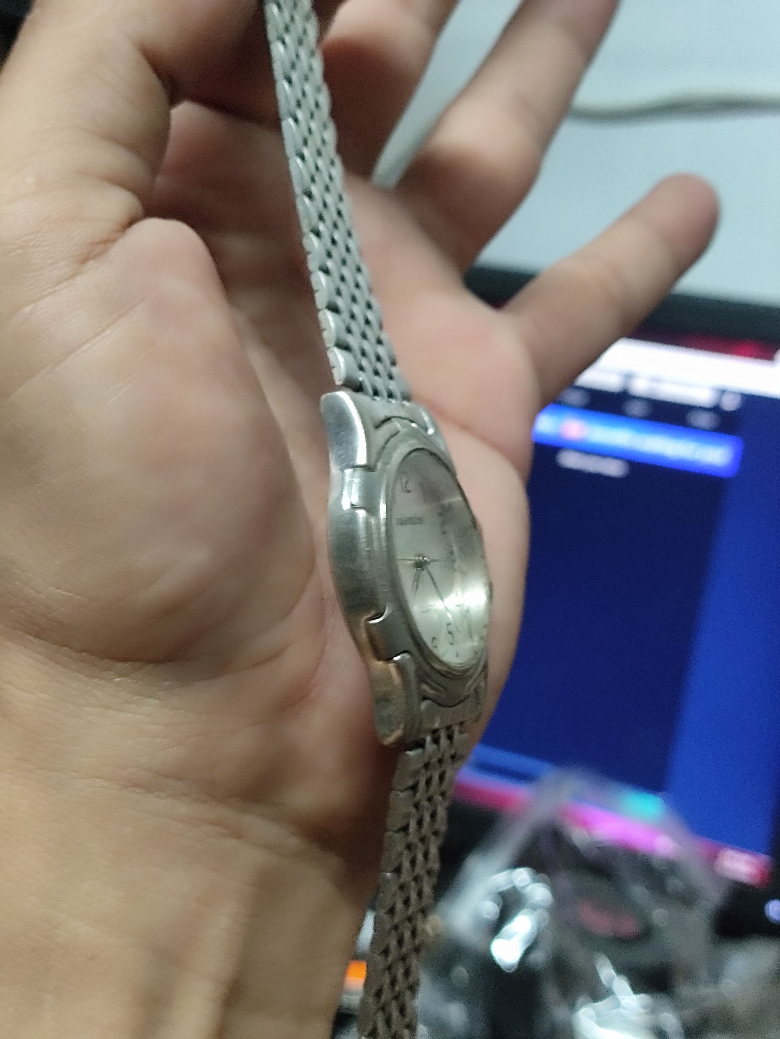 Japanese Brand × Vintage Vintage Valentine Japan Quartz Watch (faded design) Size ONE SIZE - 10 Thumbnail