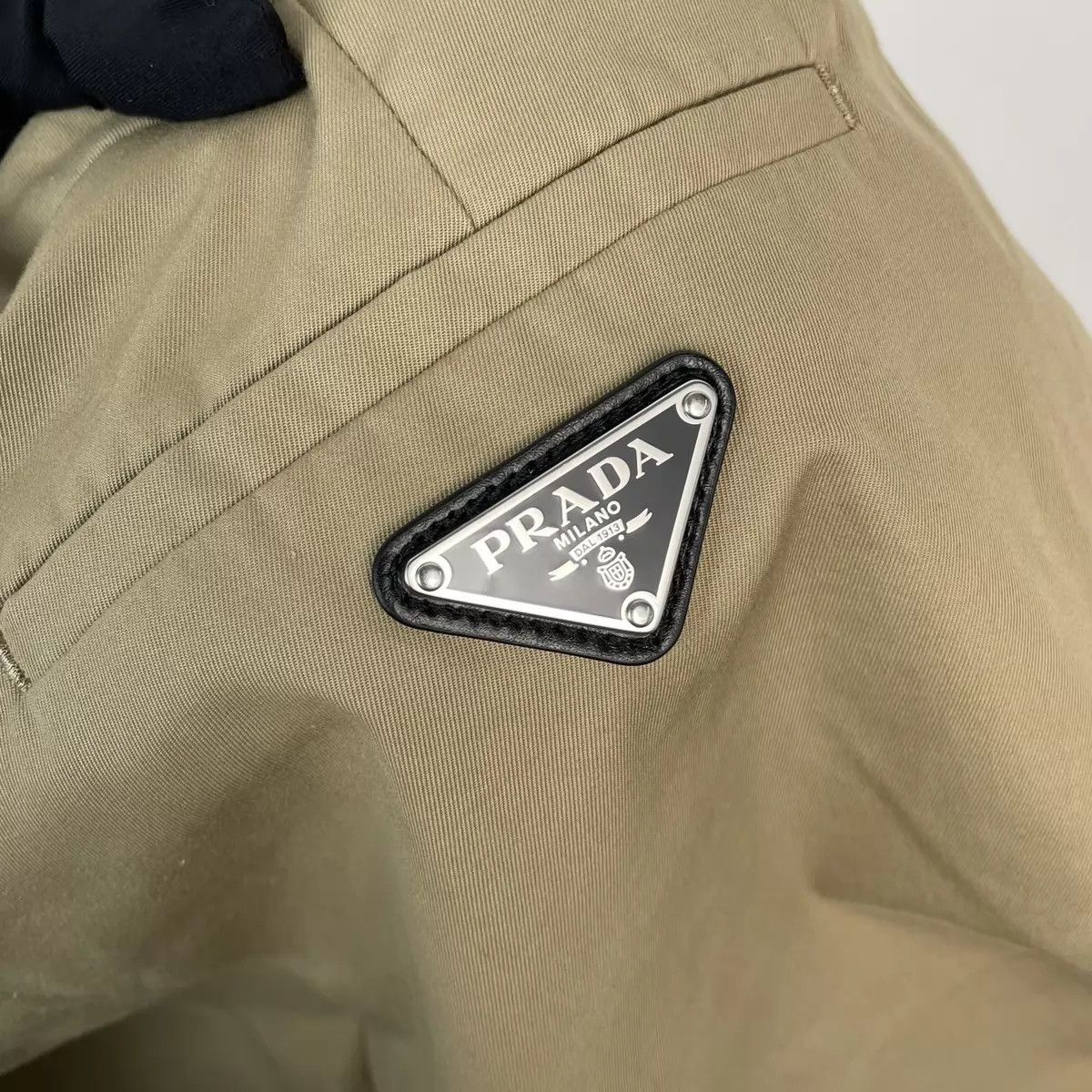Prada Prada Cotton Triangle Logo Beige 170 A shorts Size 27" / US 4 / IT 40 - 8 Thumbnail