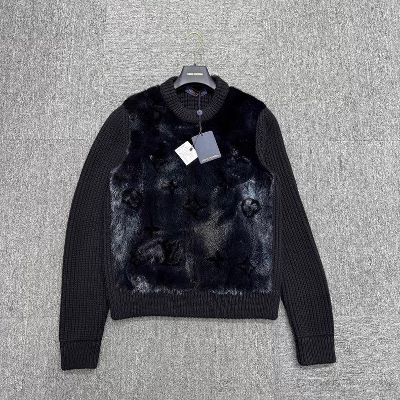 Louis Vuitton Louis Vuitton Dark print mink patchwork sweater Size US L / EU 52-54 / 3 - 3 Thumbnail