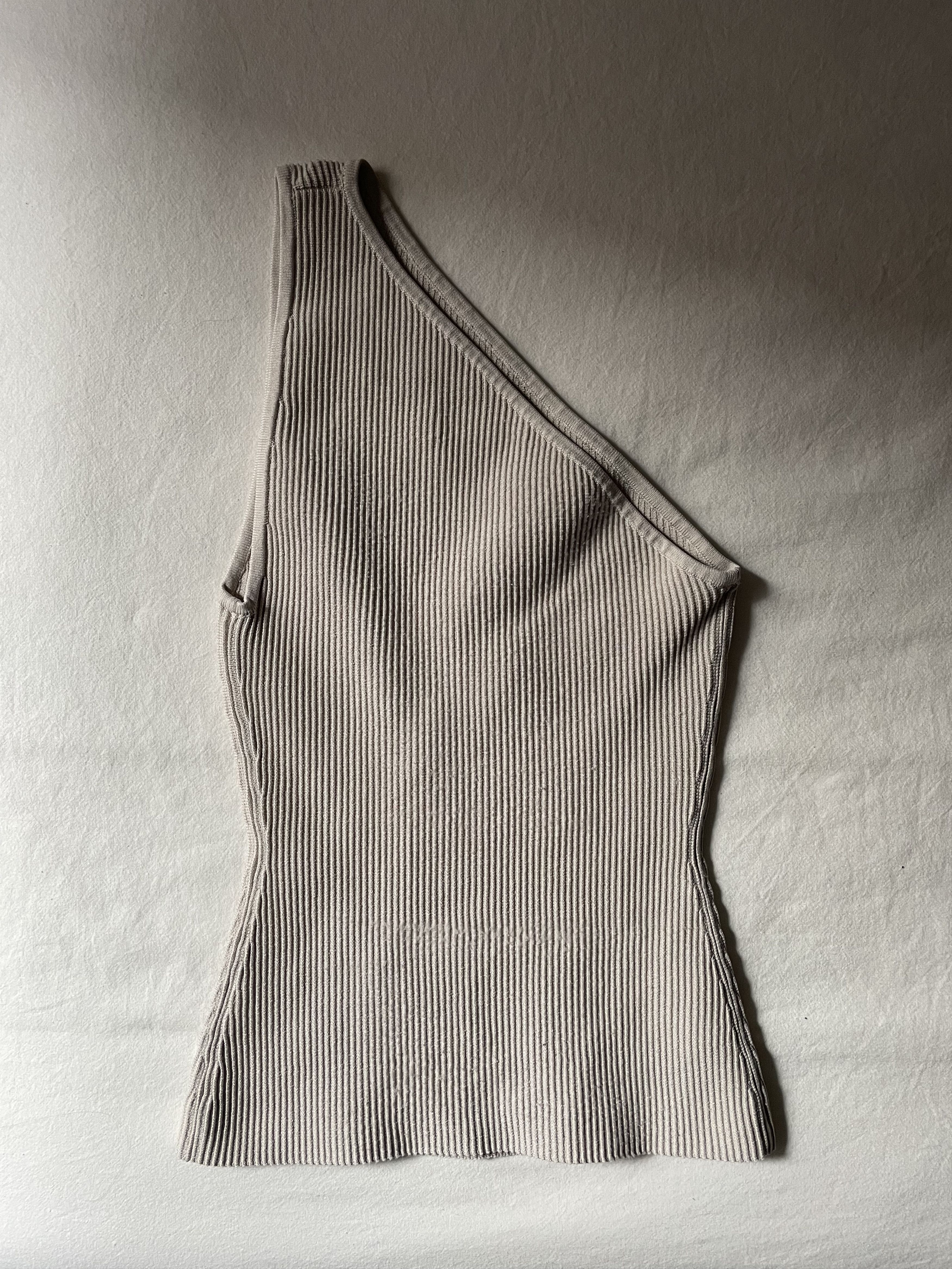 Aritzia Aritzia Babaton One Shoulder Tank Size XS / US 0-2 / IT 36-38 - 3 Thumbnail