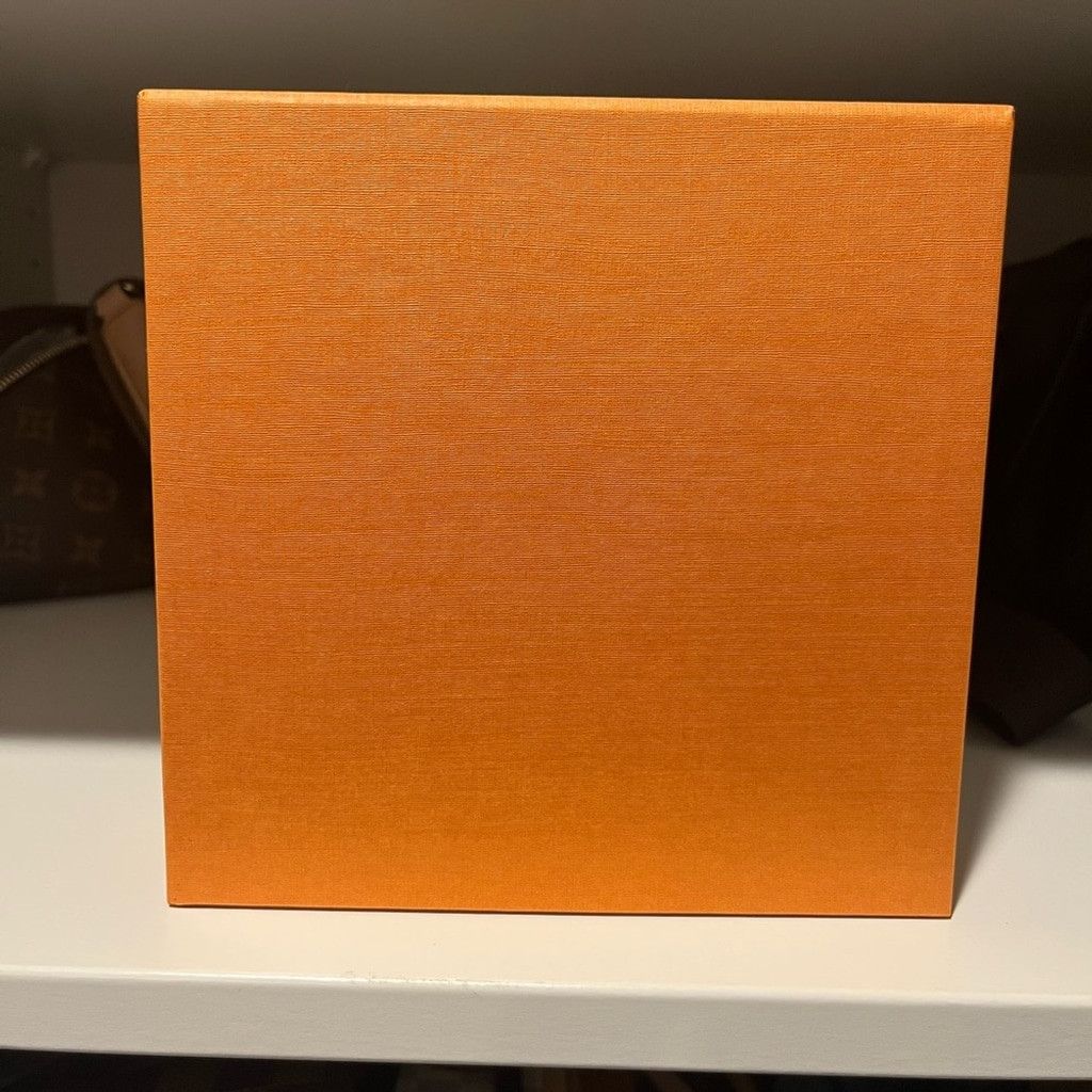 Louis Vuitton Louis Vuitton Small Box 6.75”x6.5” Orange Size ONE SIZE - 3 Thumbnail