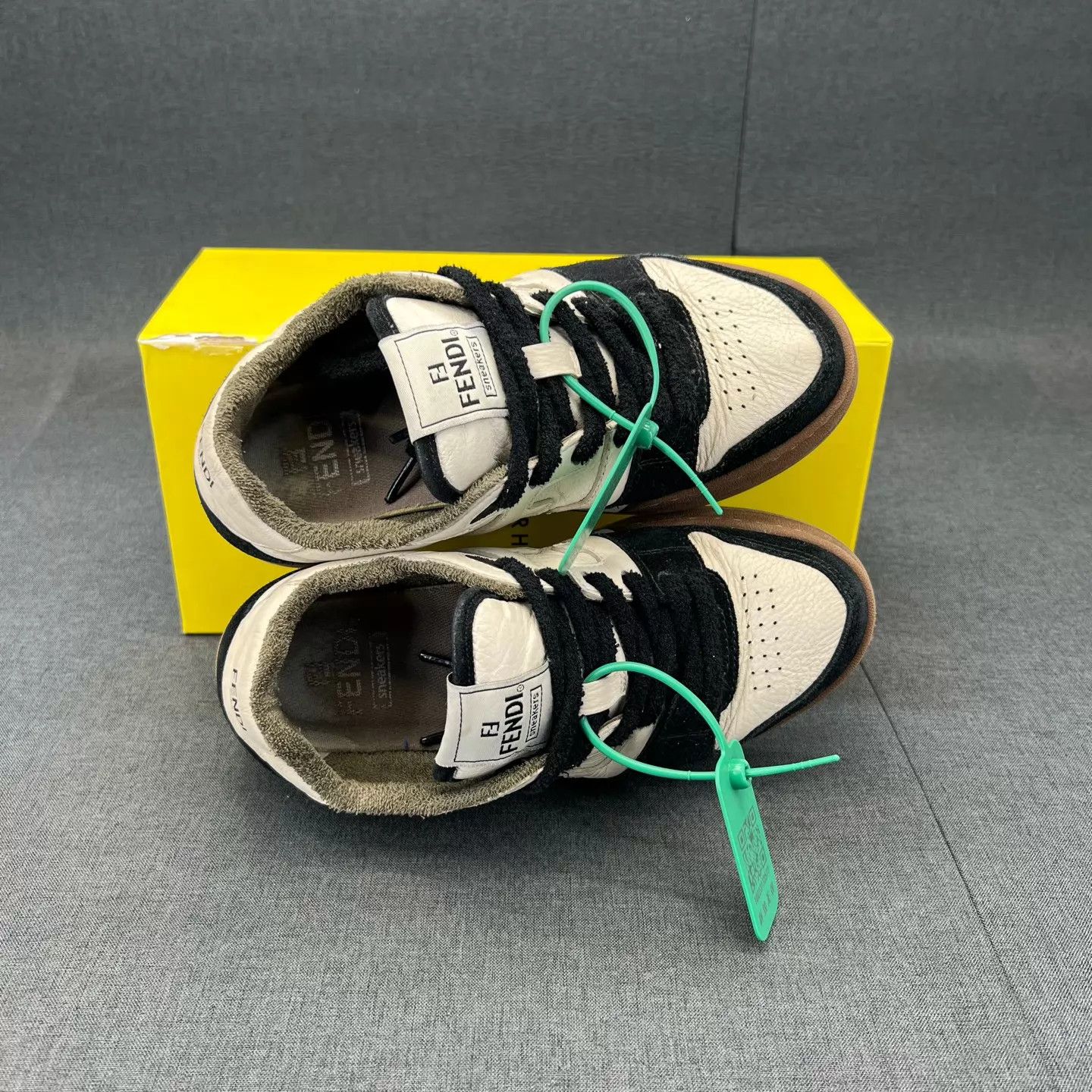 Fendi Fendi Match Black & White 37 Size US 6.5 / IT 36.5 - 3 Thumbnail