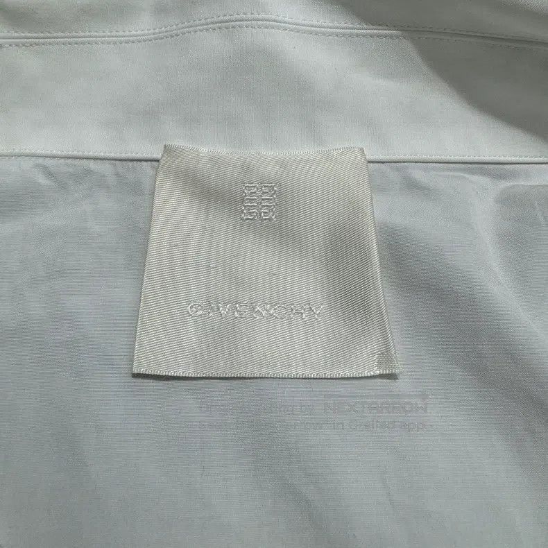 Other Givenchy Size 41 Exclusive lock button shirt Size US M / EU 48-50 / 2 - 2 Thumbnail
