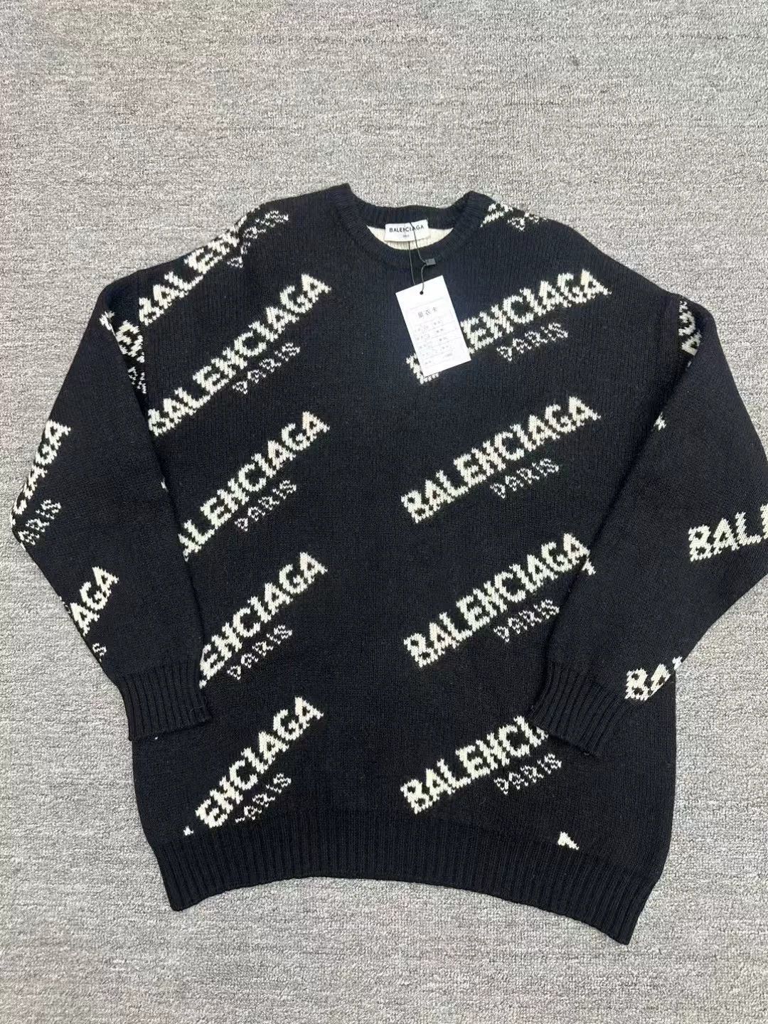 Balenciaga Balenciaga Logo Print Sweater Size XXS / US 00 / IT 34 - 1 Thumbnail