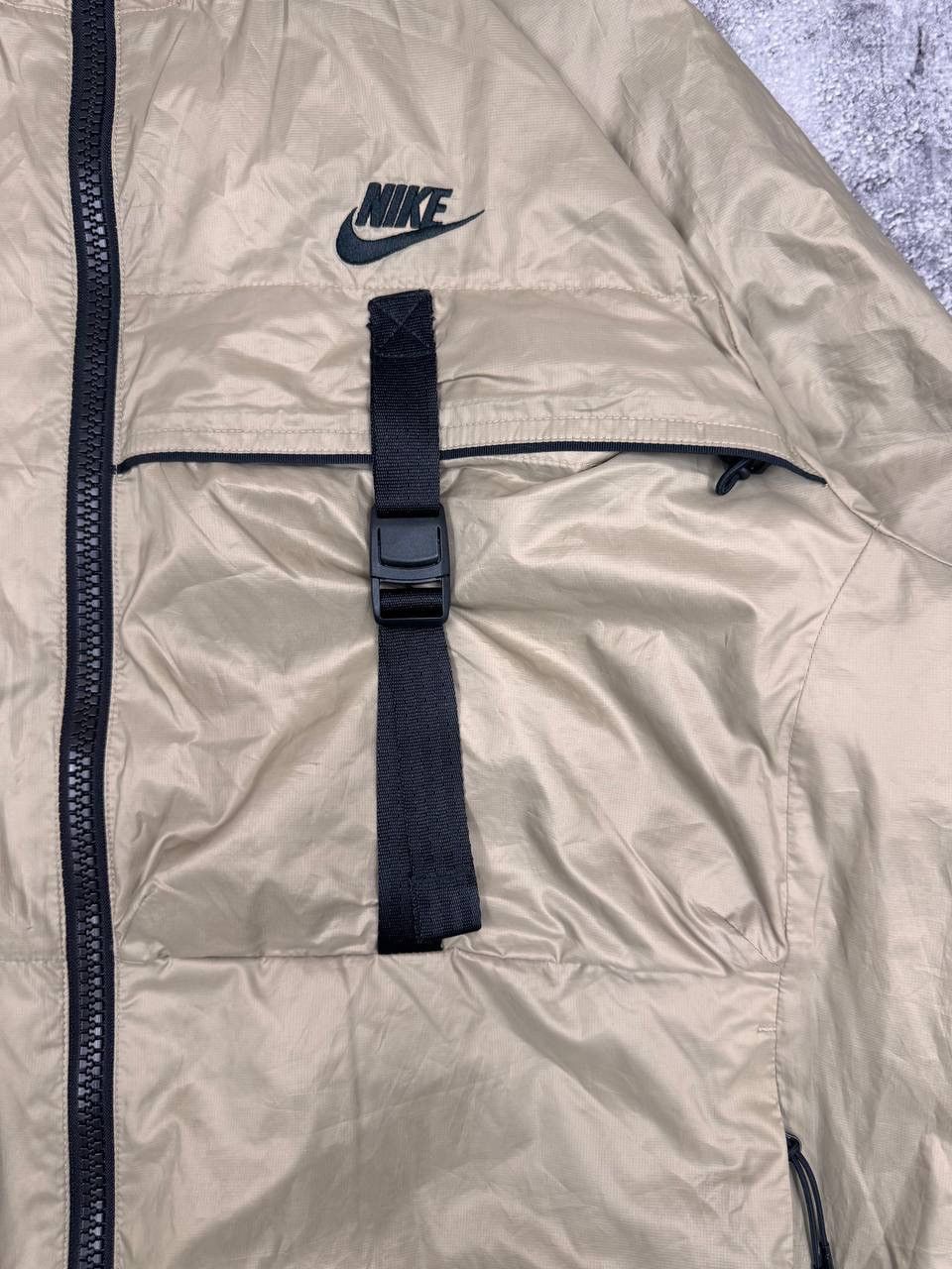 Nike Nike Men Lightweight Windbreaker Jacket Beige Size M Size US M / EU 48-50 / 2 - 3 Thumbnail