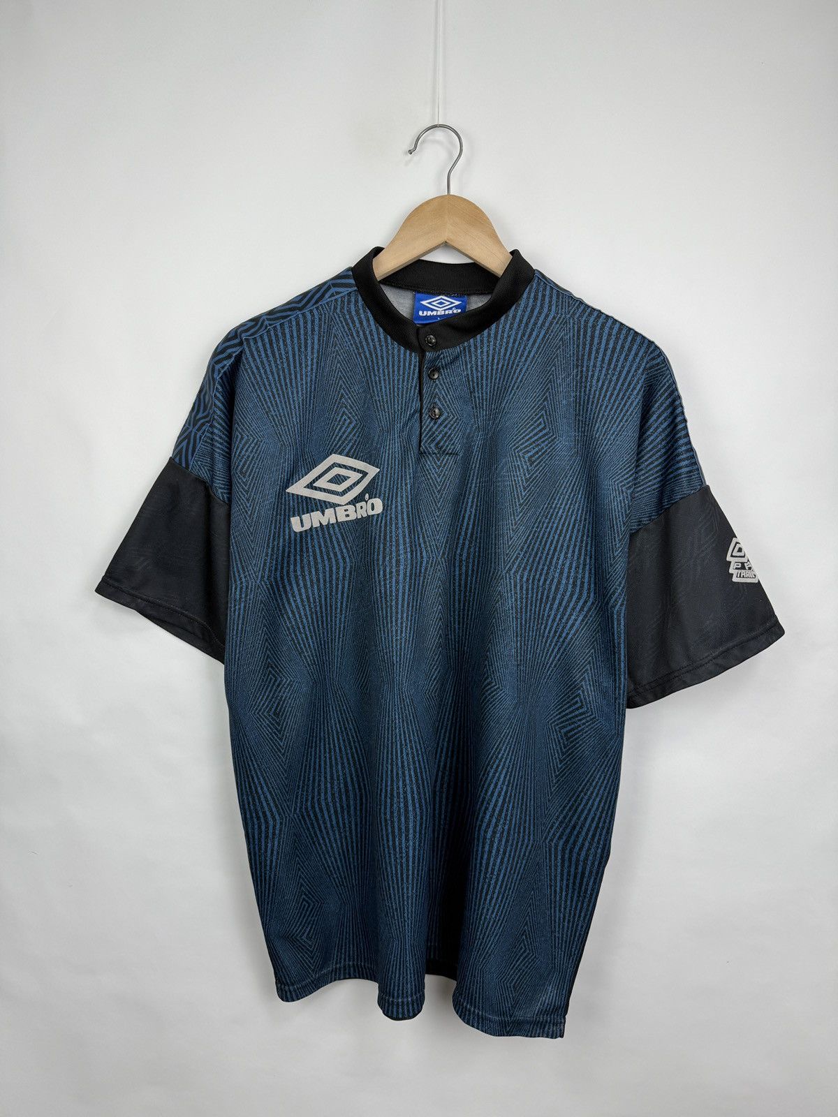 Umbro 🇬🇧 Vintage 90s Umbro Pro Training Soccer Jersey Football Rare Size US L / EU 52-54 / 3 - 4 Thumbnail