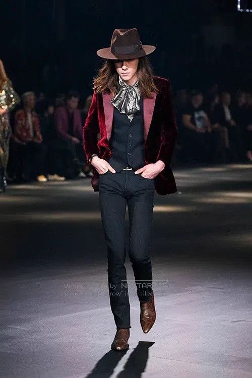 Saint Laurent Paris Saint Laurent Paris Red Velvet Suit Size US S / EU 44-46 / 1 - 6 Thumbnail