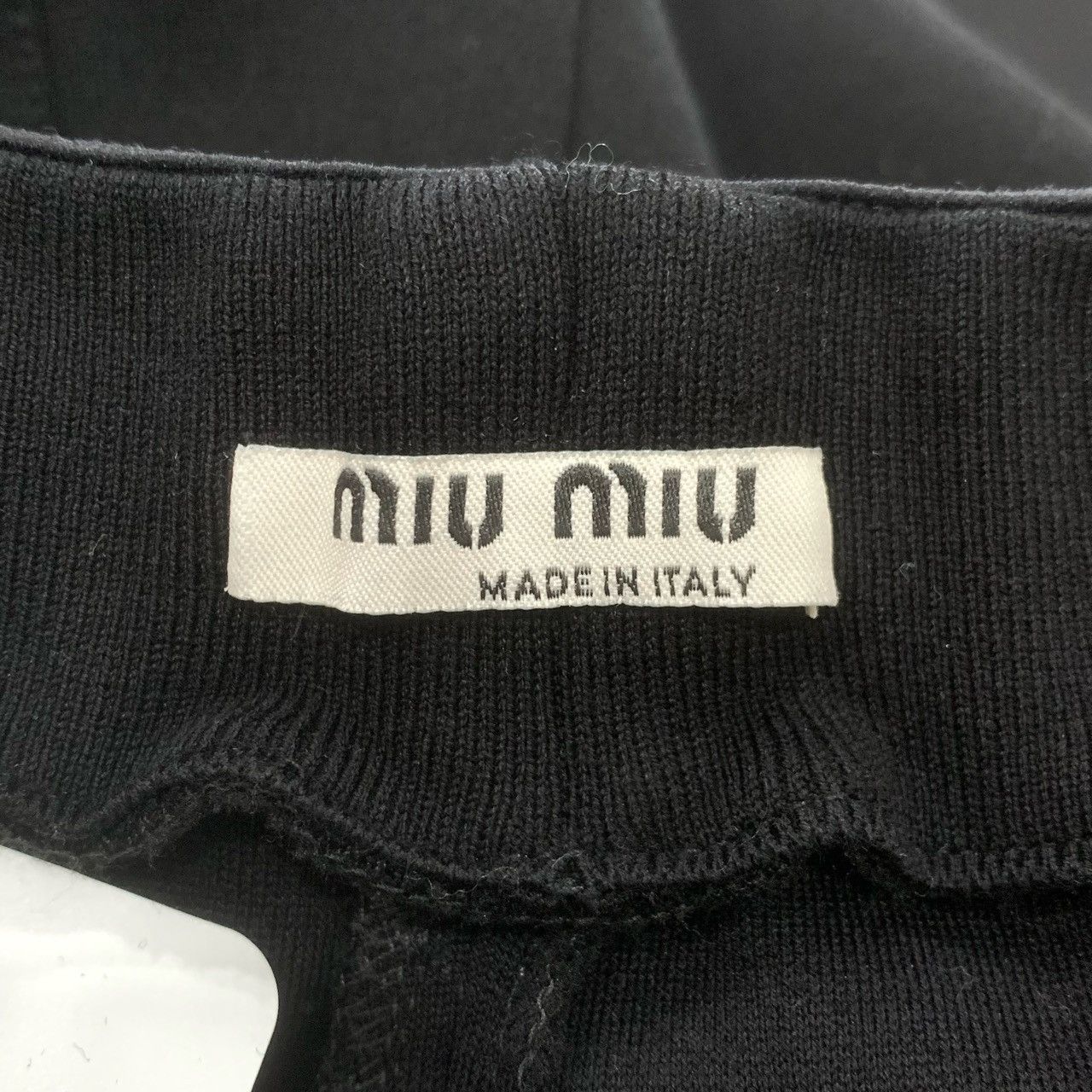 Miu Miu MiuMiu Black Logo Cuffed Casual Pants K26WX Size 26" / US 2 / IT 38 - 5 Thumbnail