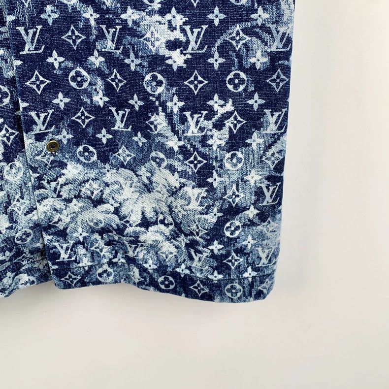 Louis Vuitton Louis Vuitton Blue tie-dye logo presbyopic full print cott Size US S / EU 44-46 / 1 - 4 Thumbnail