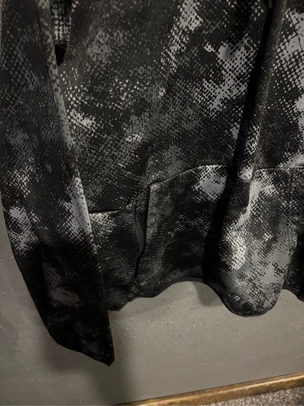 Nike Nike Black and Gray Pixel Camo Pullover Hoodie Size US S / EU 44-46 / 1 - 2 Thumbnail