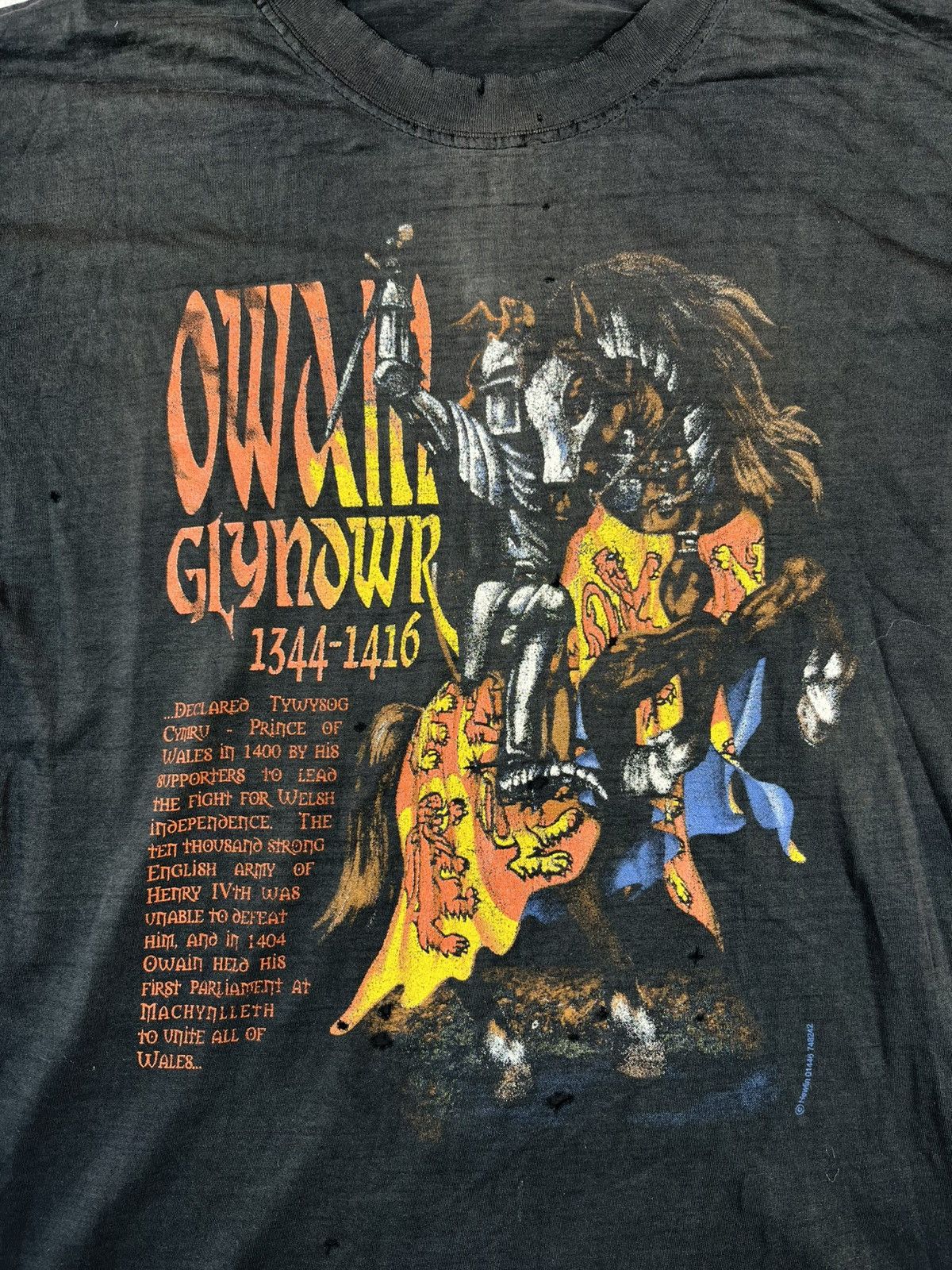 Band Tees Vintage Owain Glyndwr Crusader Tee Faded Distressed Size US L / EU 52-54 / 3 - 7 Thumbnail