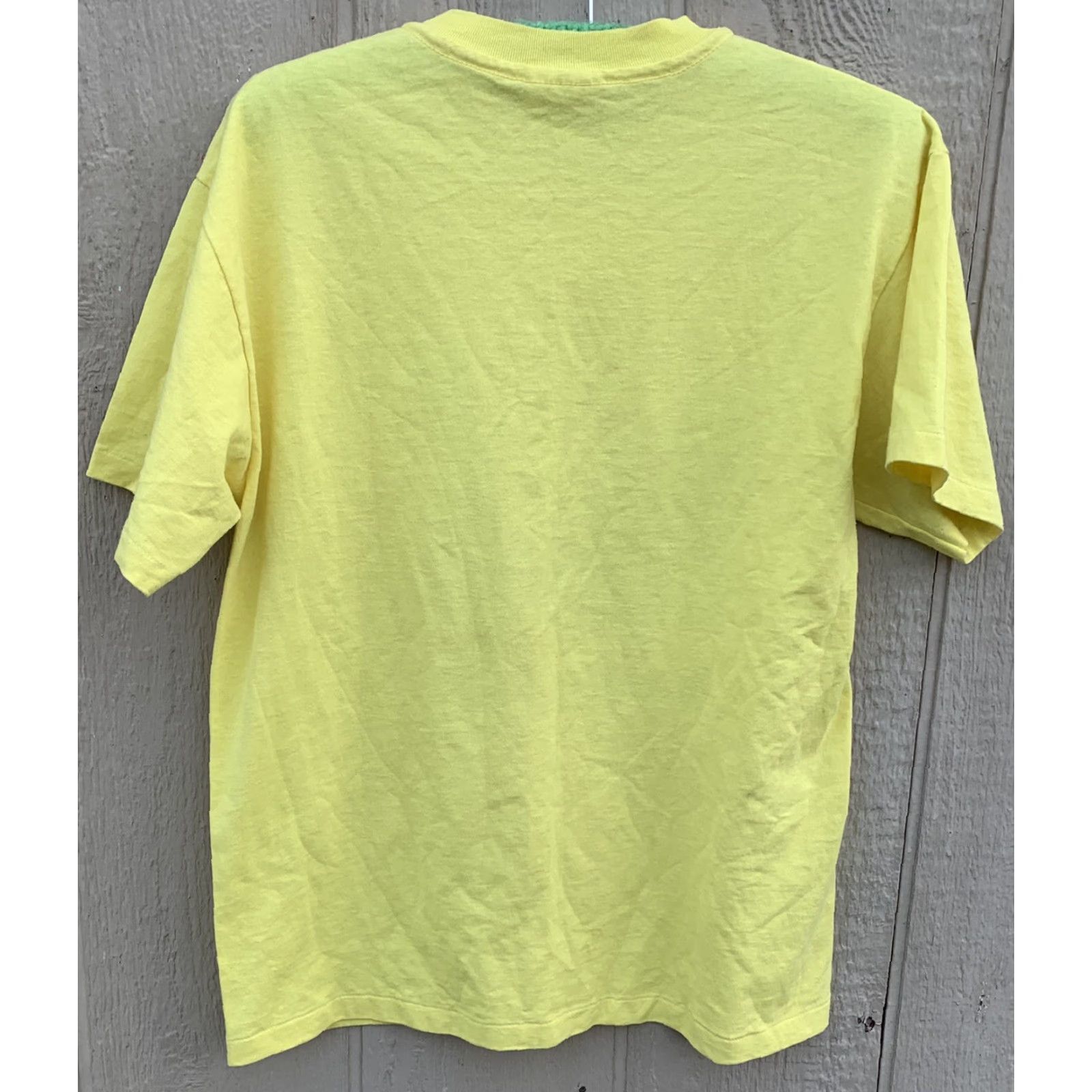Hanes VINTAGE Hanes T-Shirt Graphic Print Crew Neck Short Sleeve Yellow L Men 80s 90s Retro Moms Boarding House Single Stitch Made in USA Size US L / EU 52-54 / 3 - 4 Thumbnail