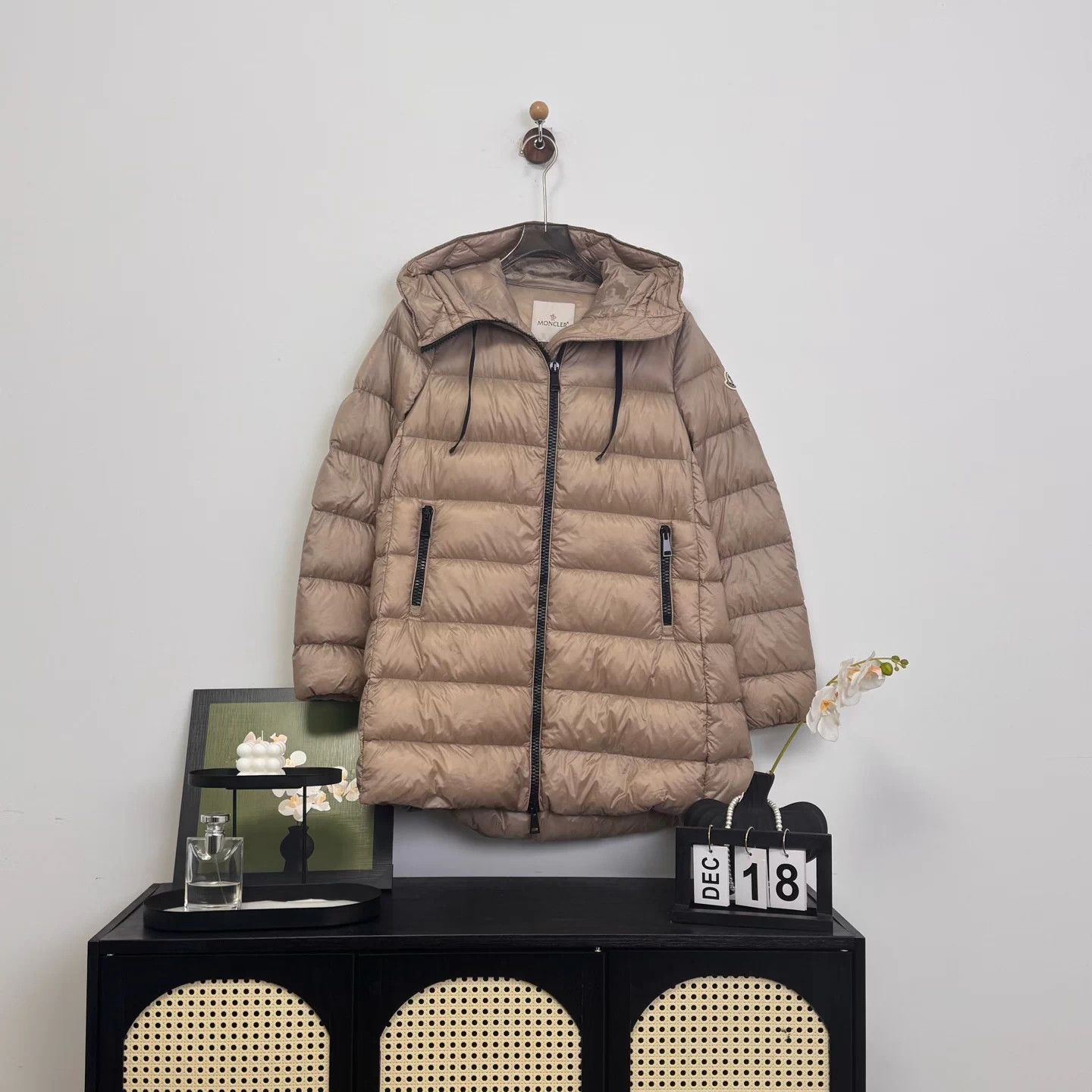 Moncler Moncler Suyen Logo Down Jacket - Size 2 - 98% New Size US M / EU 48-50 / 2 - 1 Thumbnail