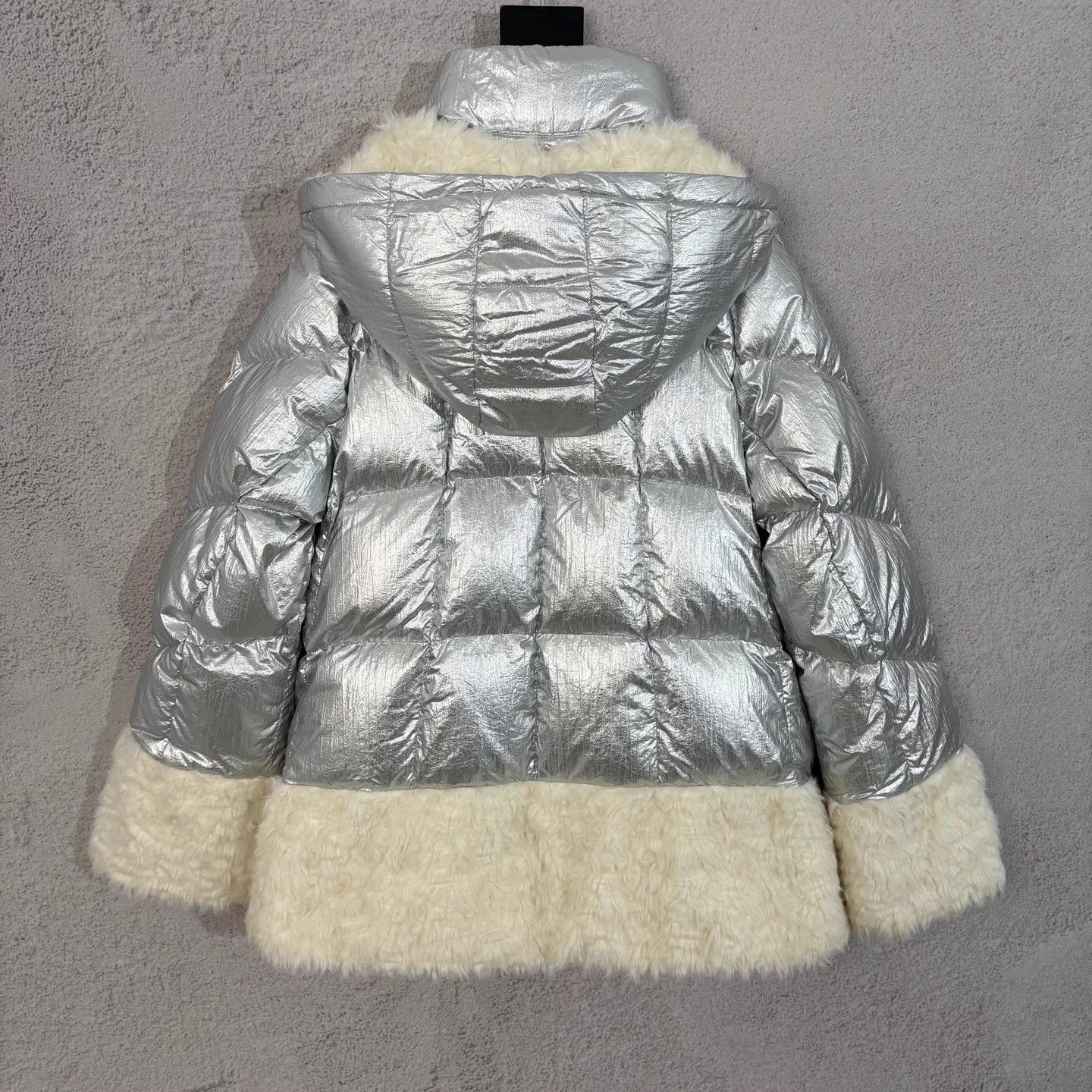 Moncler Moncler Fleece Pleated Silver X'mas Limited Down Jacket Size XL / US 12-14 / IT 48-50 - 2 Thumbnail