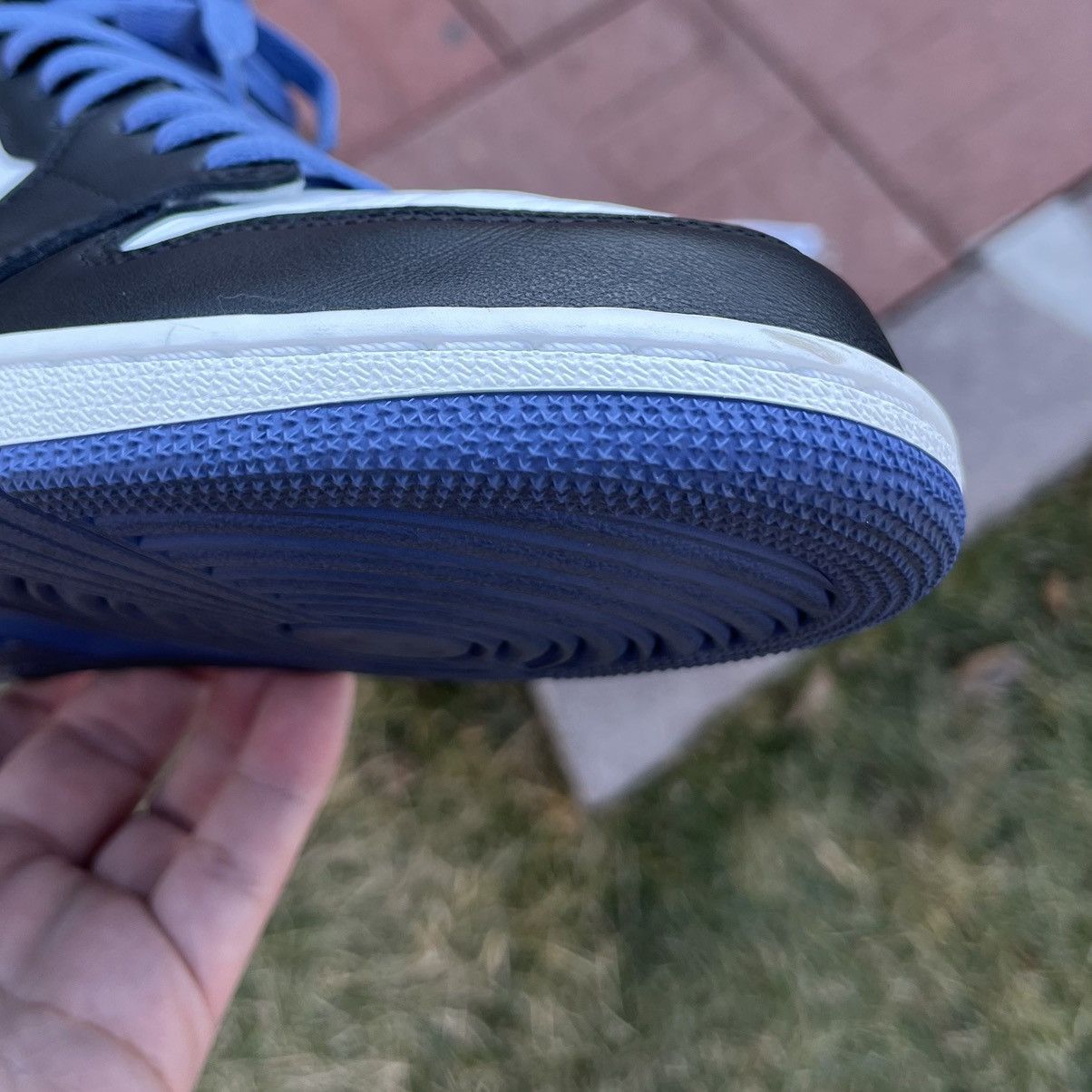 Jordan Brand × Nike 2018’ Nike Air Jordan 1 Retro High OG ‘Blue Moon’ Sz 9 Size US 9 / EU 42 - 4 Thumbnail