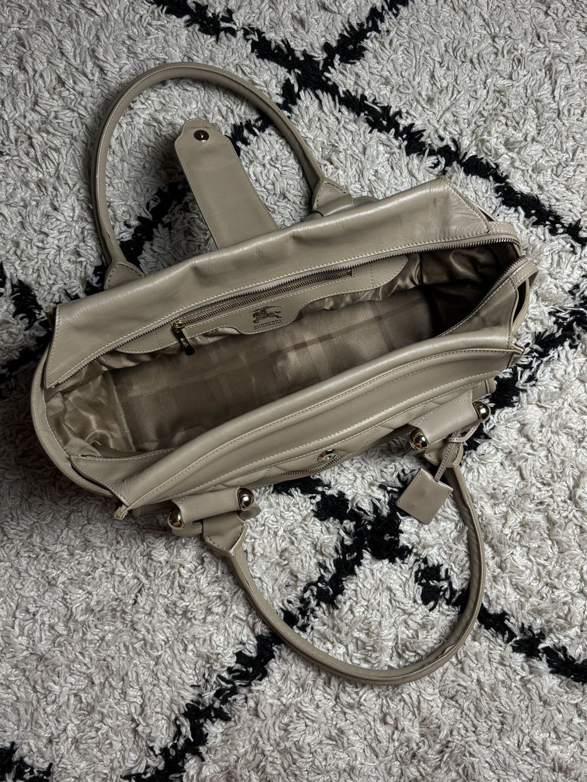 Burberry Burberry Leather Quilted Manor Bag Shoulder Vintage Luxury Size ONE SIZE - 8 Thumbnail