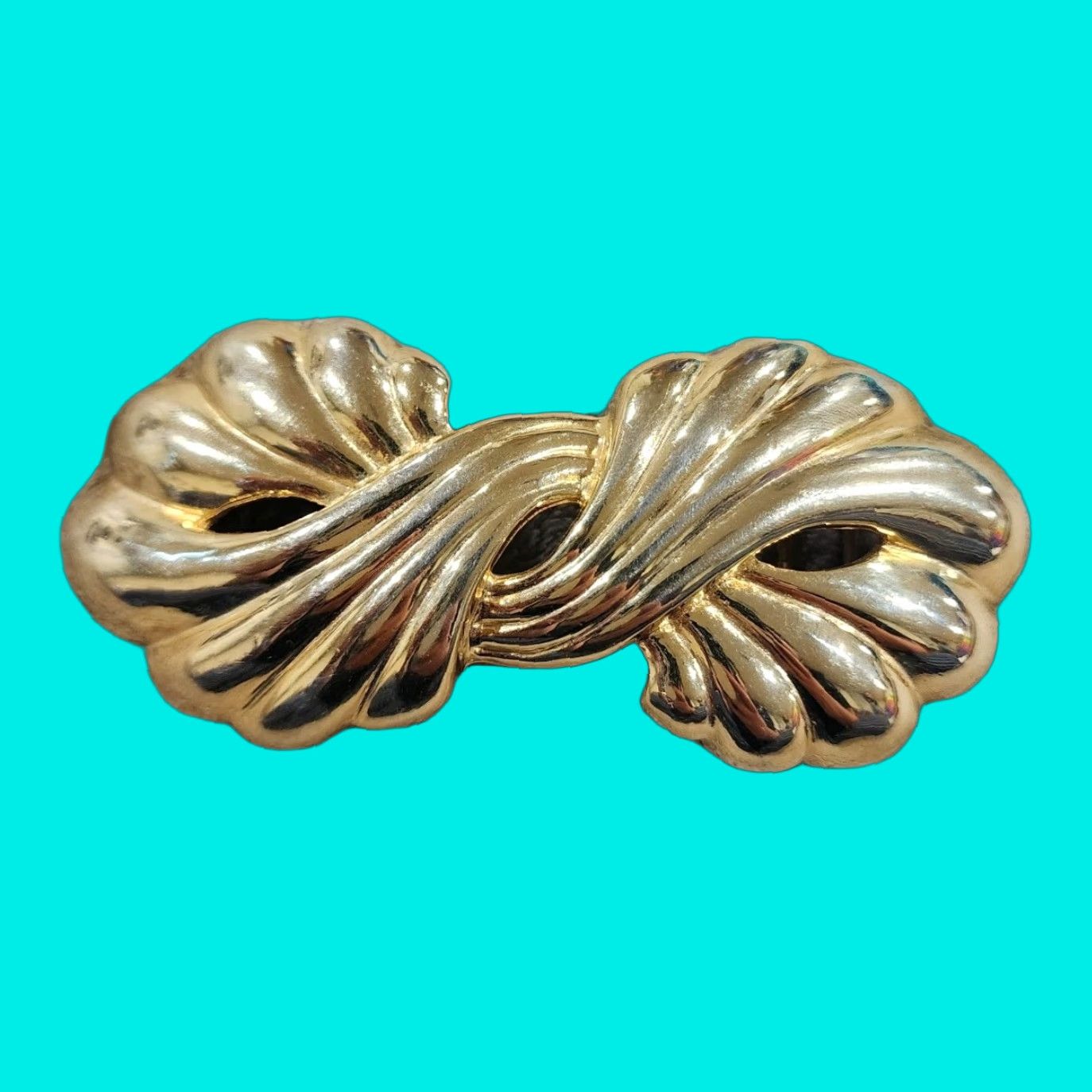Vintage VINTAGE Mimi di N Bow Ribbon Belt Buckle Interlocking Gold Women 1970s Nature Belt Buckle Gold Women Size ONE SIZE - 1 Thumbnail