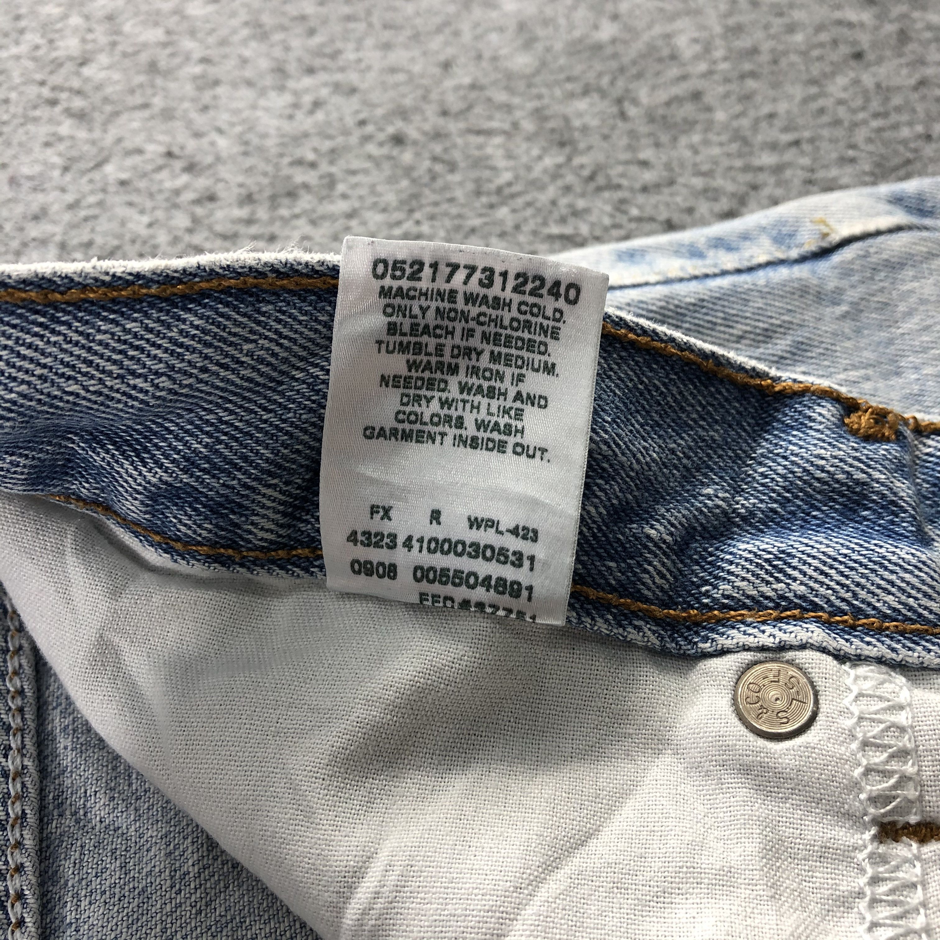 Levi's × Vintage Vintage Light Wash Levis Jeans Lot 550-JM818 Size US 31 - 12 Thumbnail