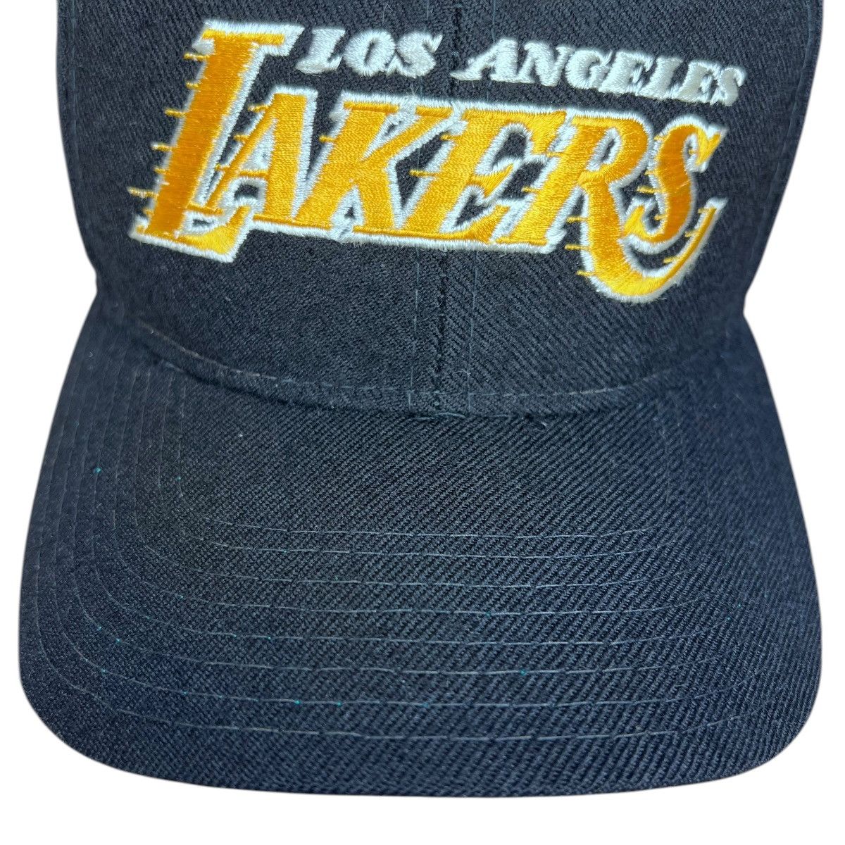 Starter Vintage 1990s Los Angeles Lakers Starter Black Gold Snapback Size ONE SIZE - 3 Thumbnail