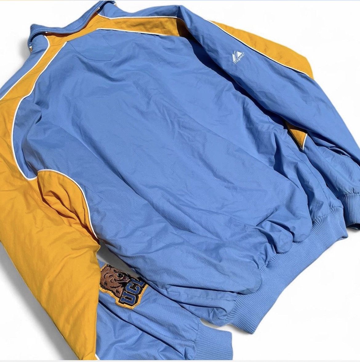Vintage Vintage UCLA Bruins blue,yellow “ Majestic “ puffer jacket Size US L / EU 52-54 / 3 - 3 Thumbnail