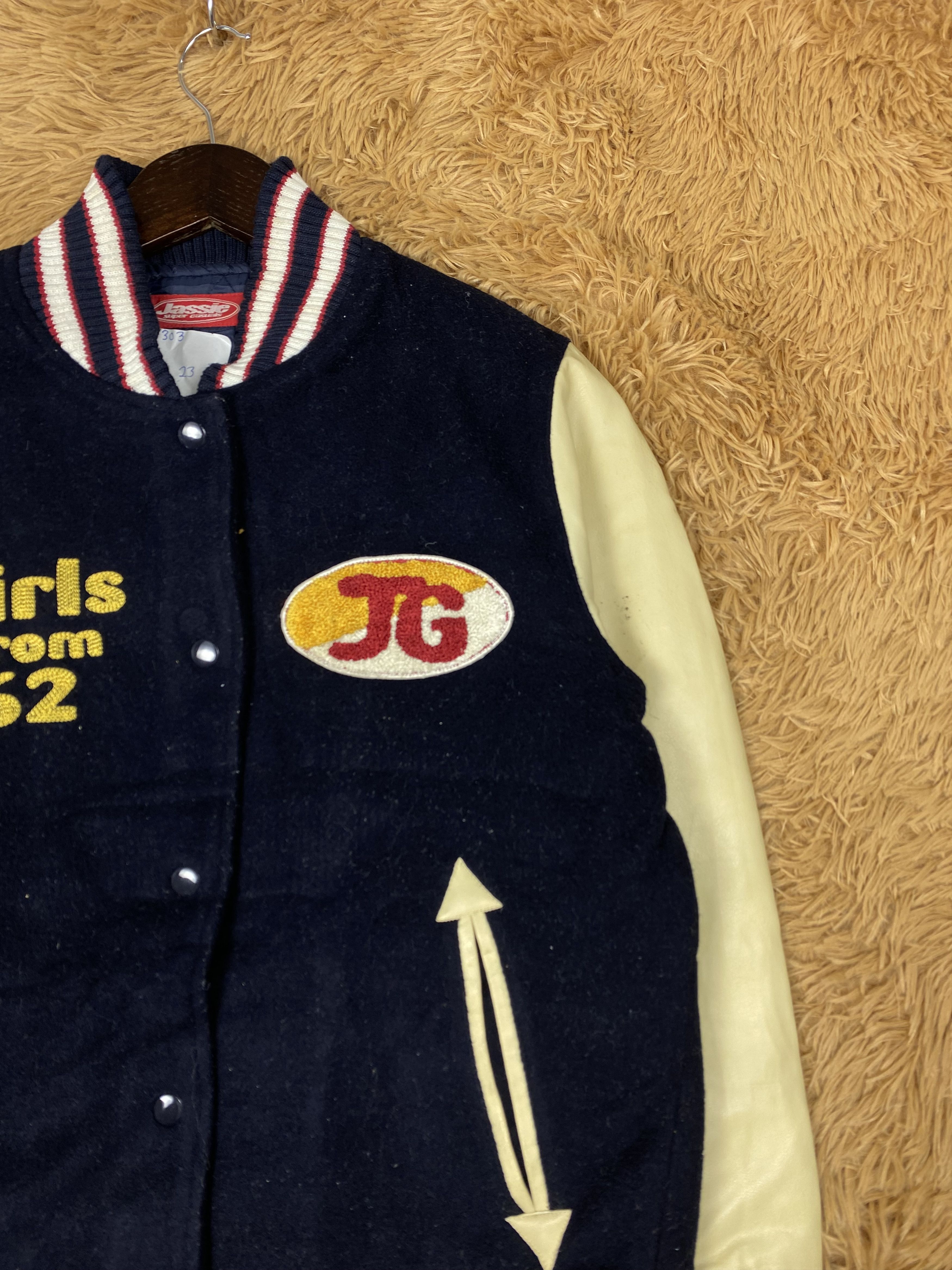 Vintage Vintage Jassie Leather Sleeve Varsity Jacket DJ0303 Size US S / EU 44-46 / 1 - 3 Thumbnail