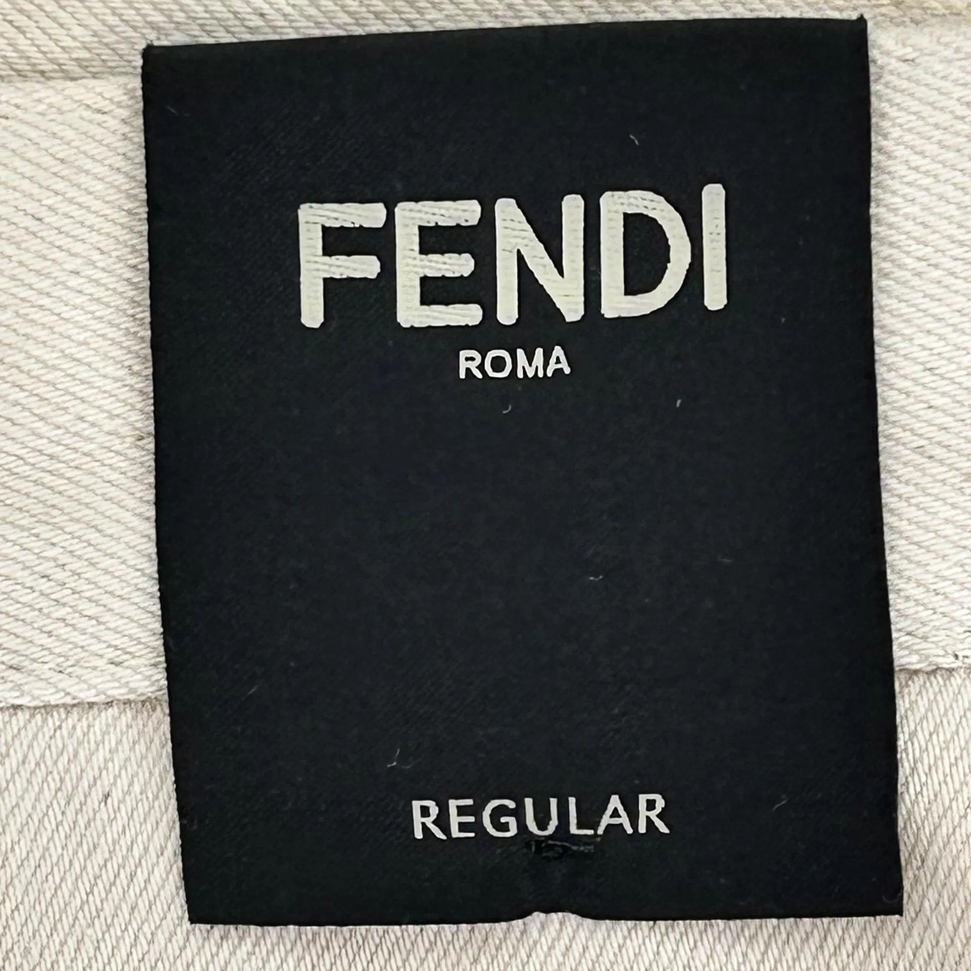 Fendi FENDI white denim shorts 33/34 Size US 33 - 6 Thumbnail