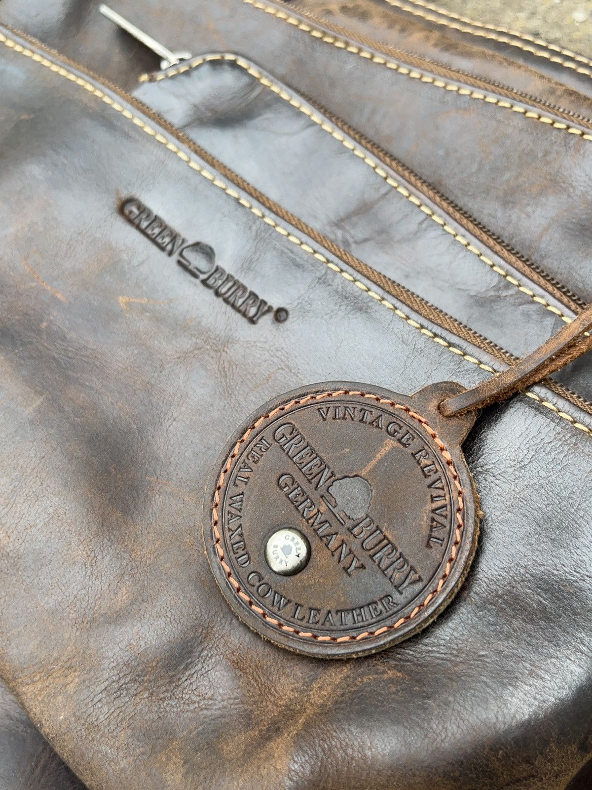 Genuine Leather × Vintage Vintage Green Burry Asymmetrical Faded Leather Pocket Bag Size ONE SIZE - 4 Thumbnail