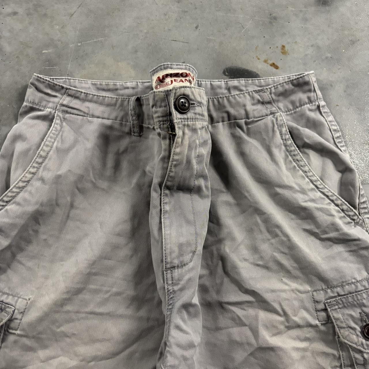 Vintage Crazy Vintage Y2K/2000s Baggy Grey Streetwear Skater Style Cargo Shorts! Size US 38 / EU 54 - 2 Thumbnail
