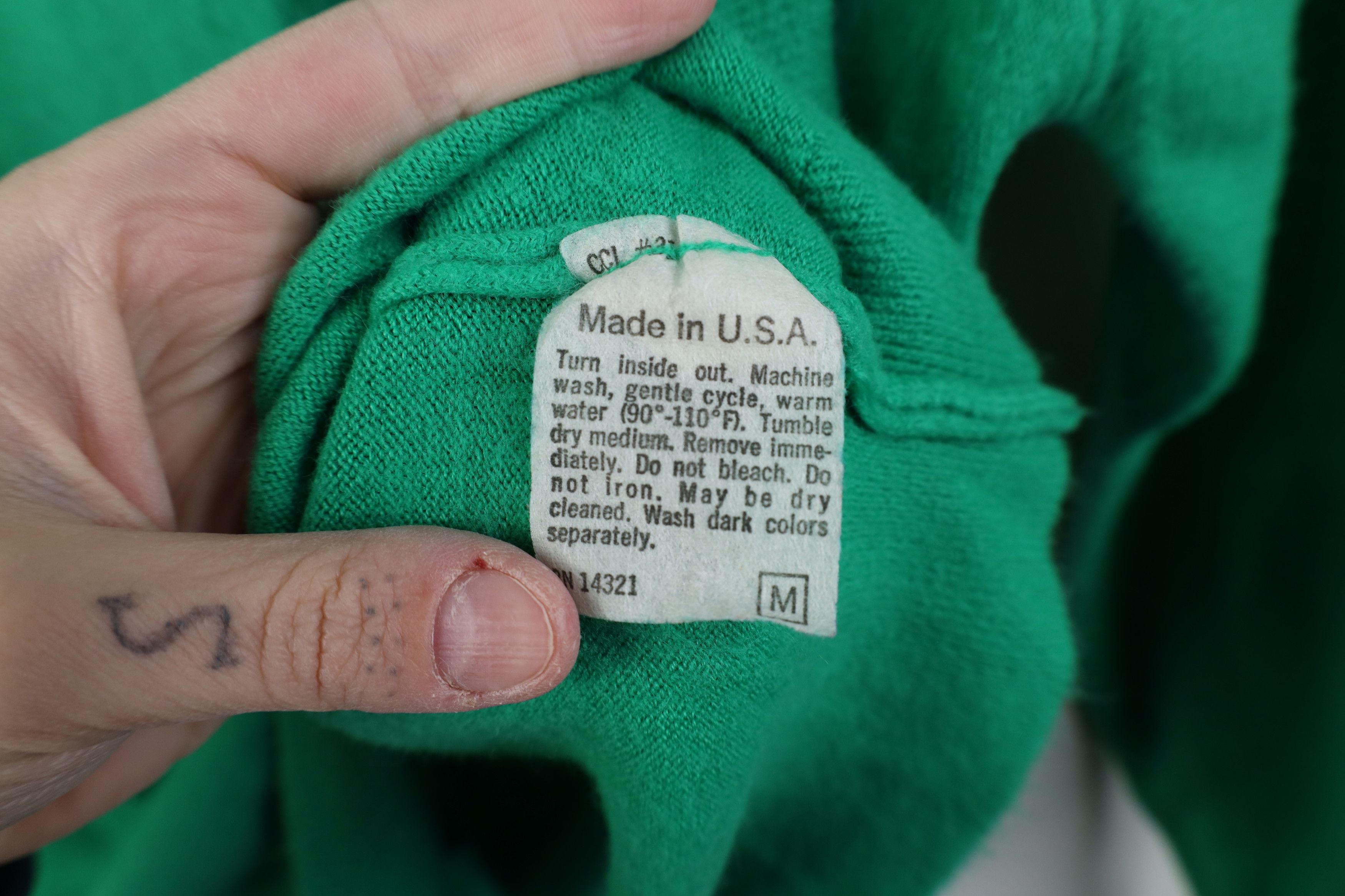 Vintage Vintage 70s Masters Golf Soft Knit V-Neck Sweater Green USA Size US M / EU 48-50 / 2 - 7 Thumbnail