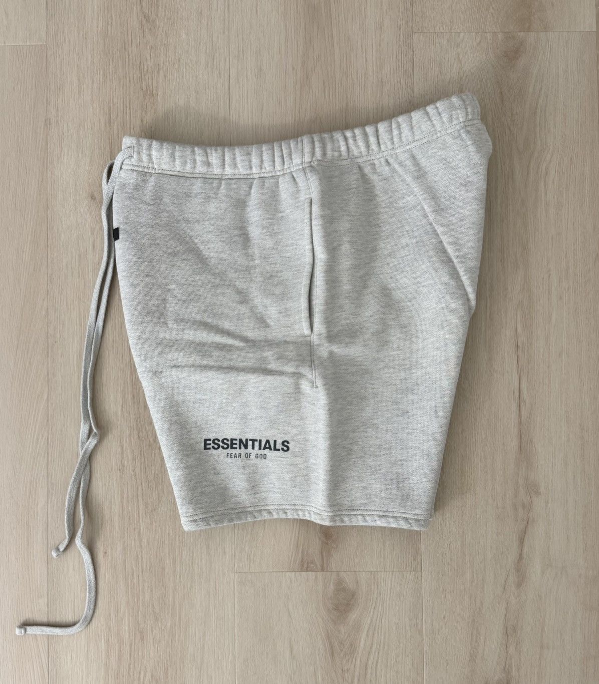 Essentials Fear of God Essentials SS22 Sweatshort Light Oatmeal Size US 34 / EU 50 - 10 Thumbnail