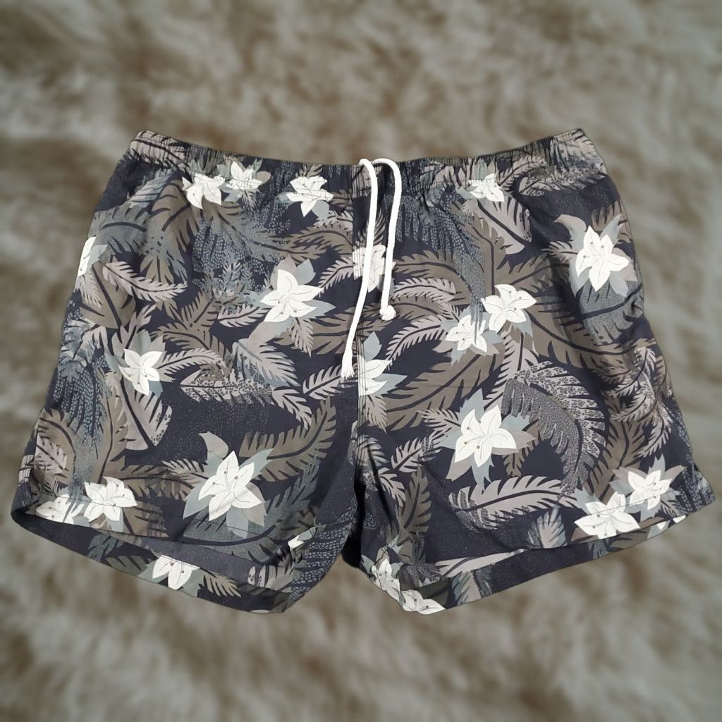 Tommy Bahama Tommy Bahama Shorts Mens Large Gray Tropical Beach Board Swim Trunks Size US 33 - 1 Thumbnail