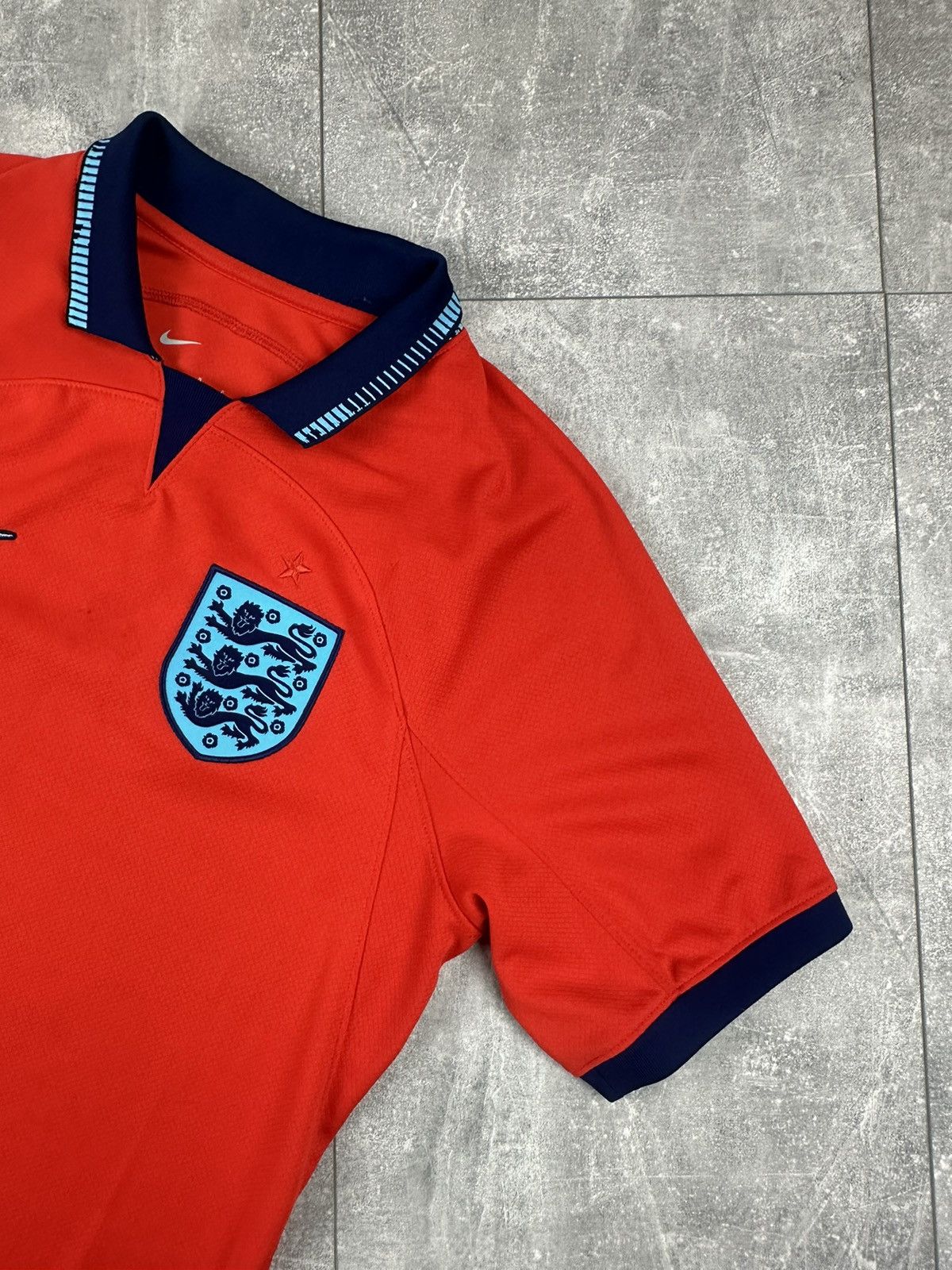 Nike Nike England 2022/23 Away Stadium Red National Team Jersey Size US S / EU 44-46 / 1 - 6 Thumbnail