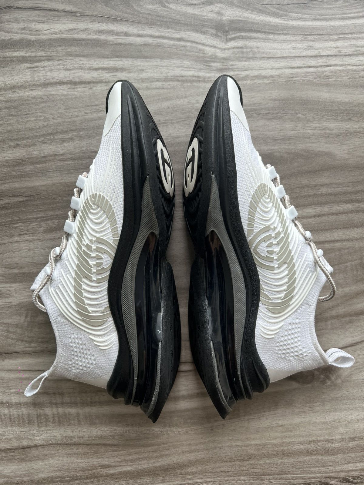 Gucci GUCCI Runner Sneaker WORN ONCE Size 8.5 Men’s/ 10 Women’s Size US 10 / IT 40 - 5 Thumbnail