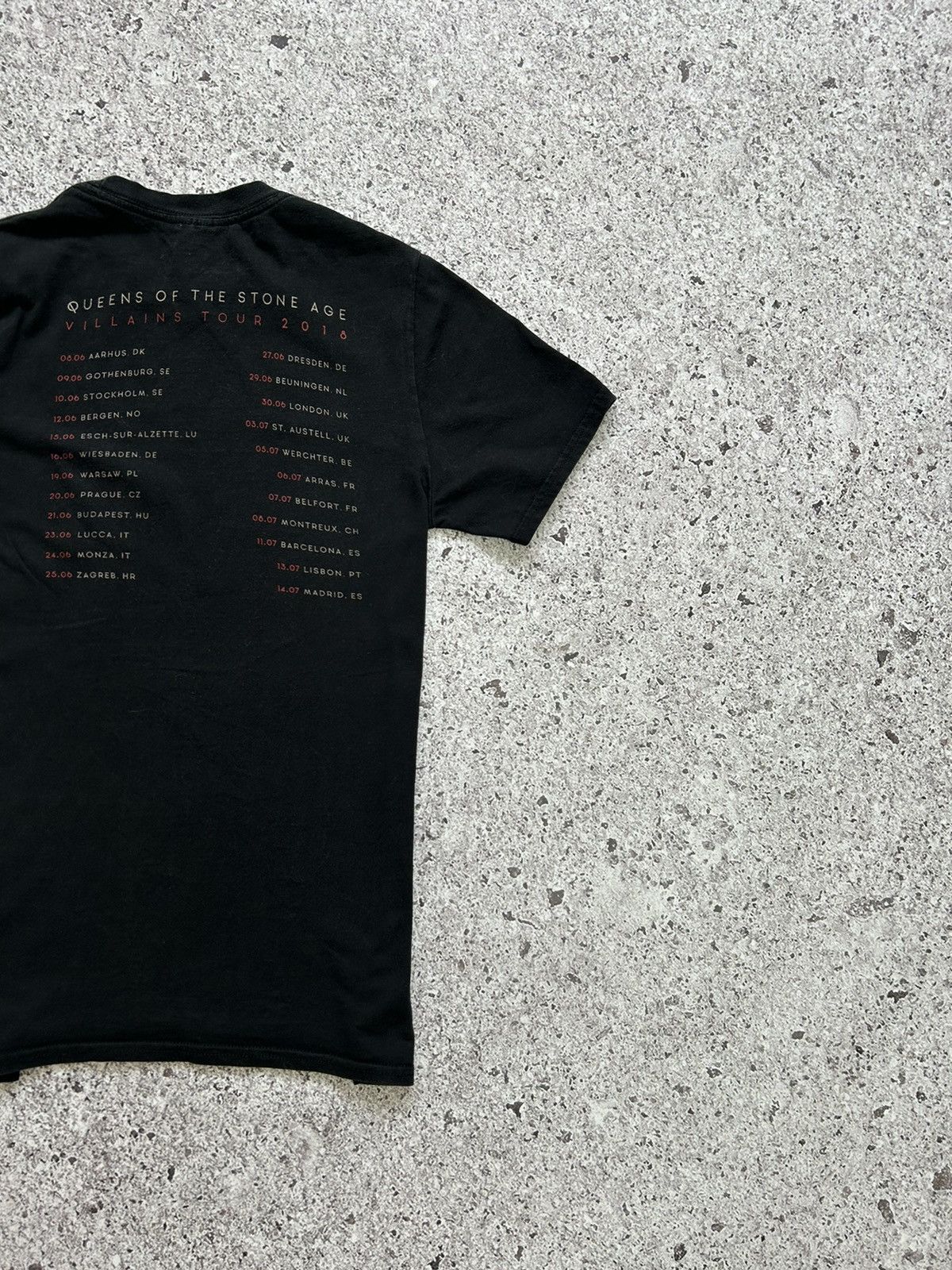 Band Tees Queens Of The Stone Age Villains Tour 2018 Rock Band T-Shirt Size US S / EU 44-46 / 1 - 8 Thumbnail